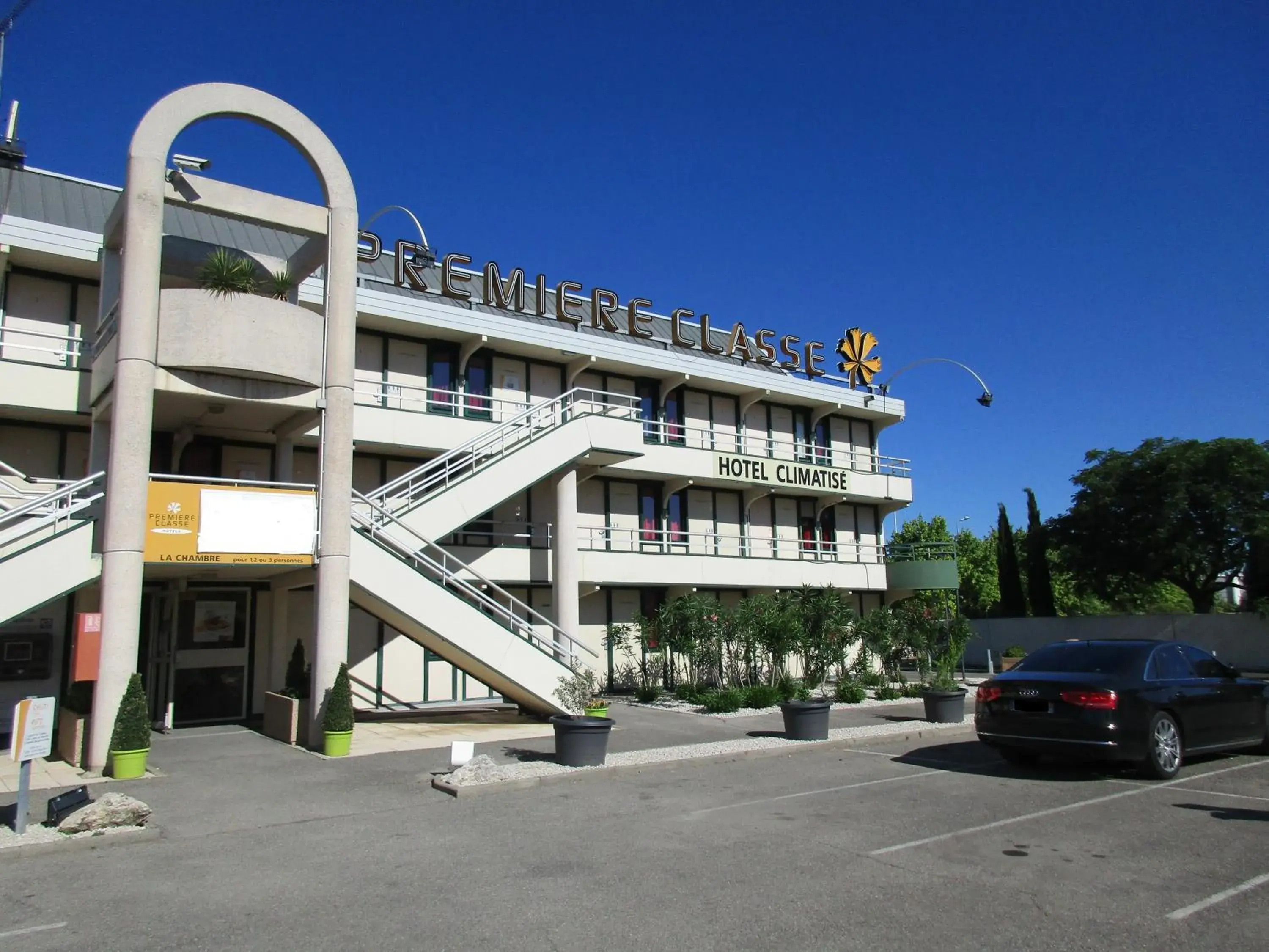 Facade/entrance, Property Building in Premiere Classe Avignon Le Pontet