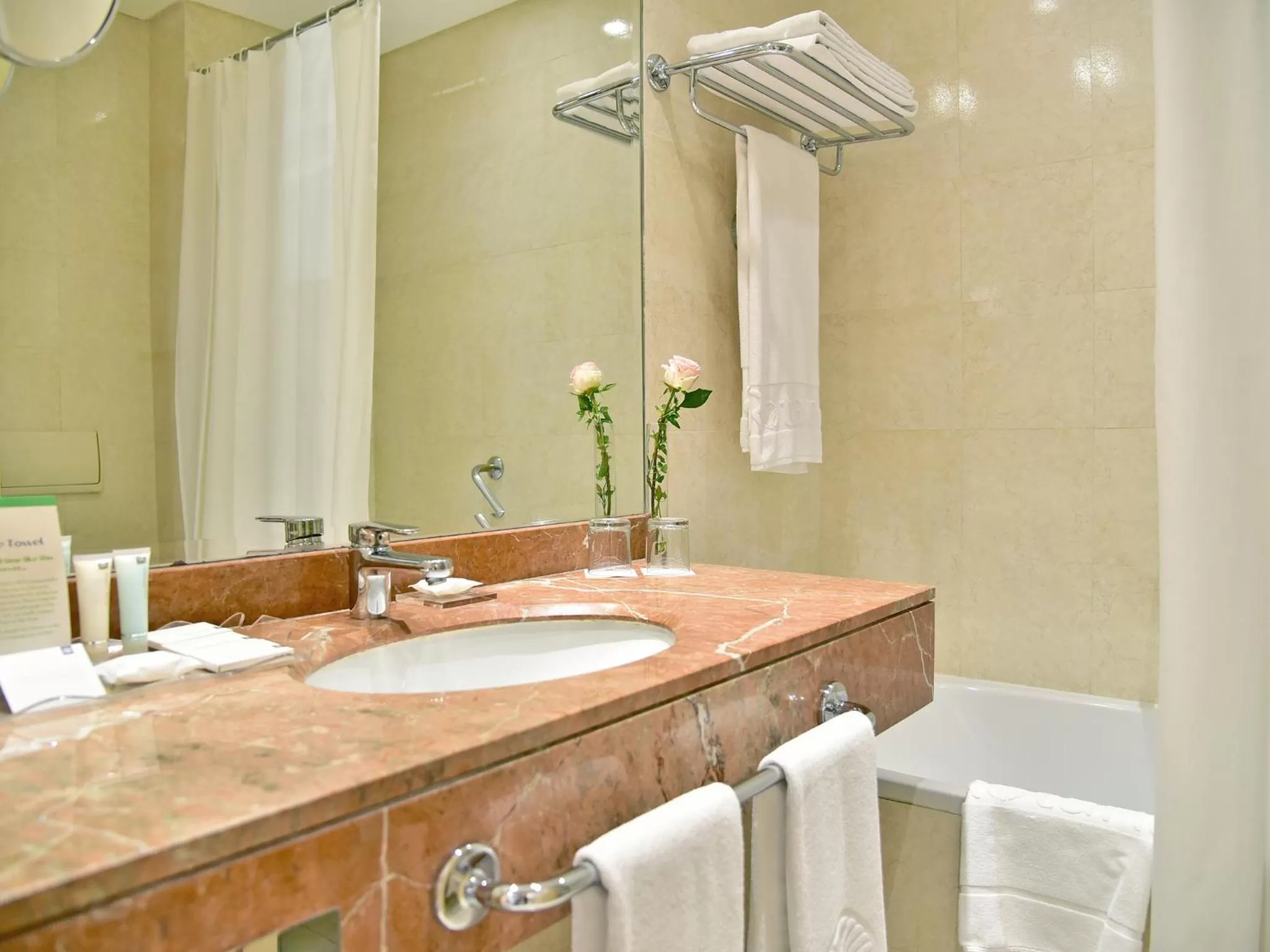 Bathroom in Gefinor Rotana – Beirut