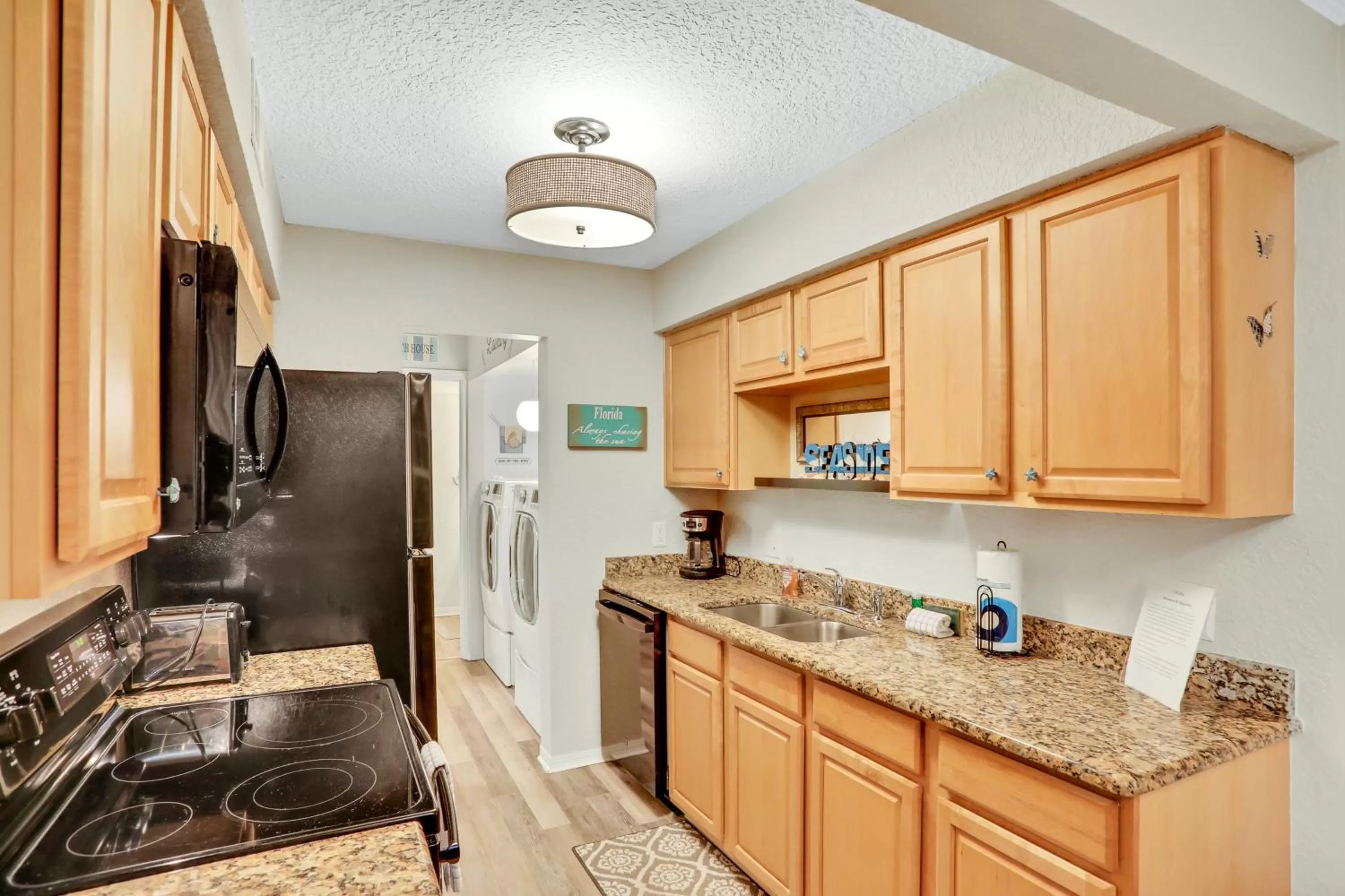Kitchen/Kitchenette in Clipper Cabana Beachwalk Condo