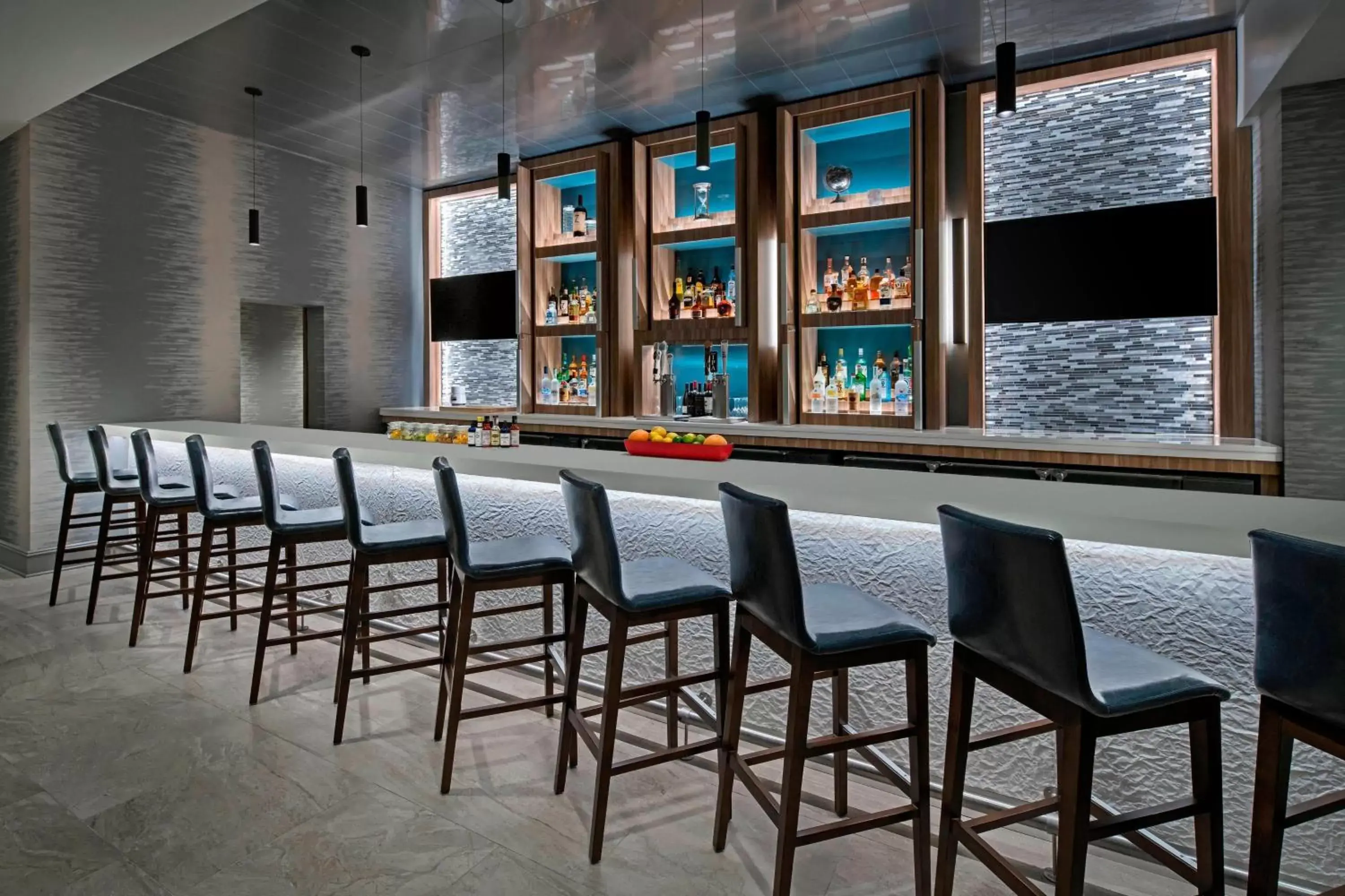 Restaurant/places to eat, Lounge/Bar in Delta Hotels by Marriott Richmond Downtown