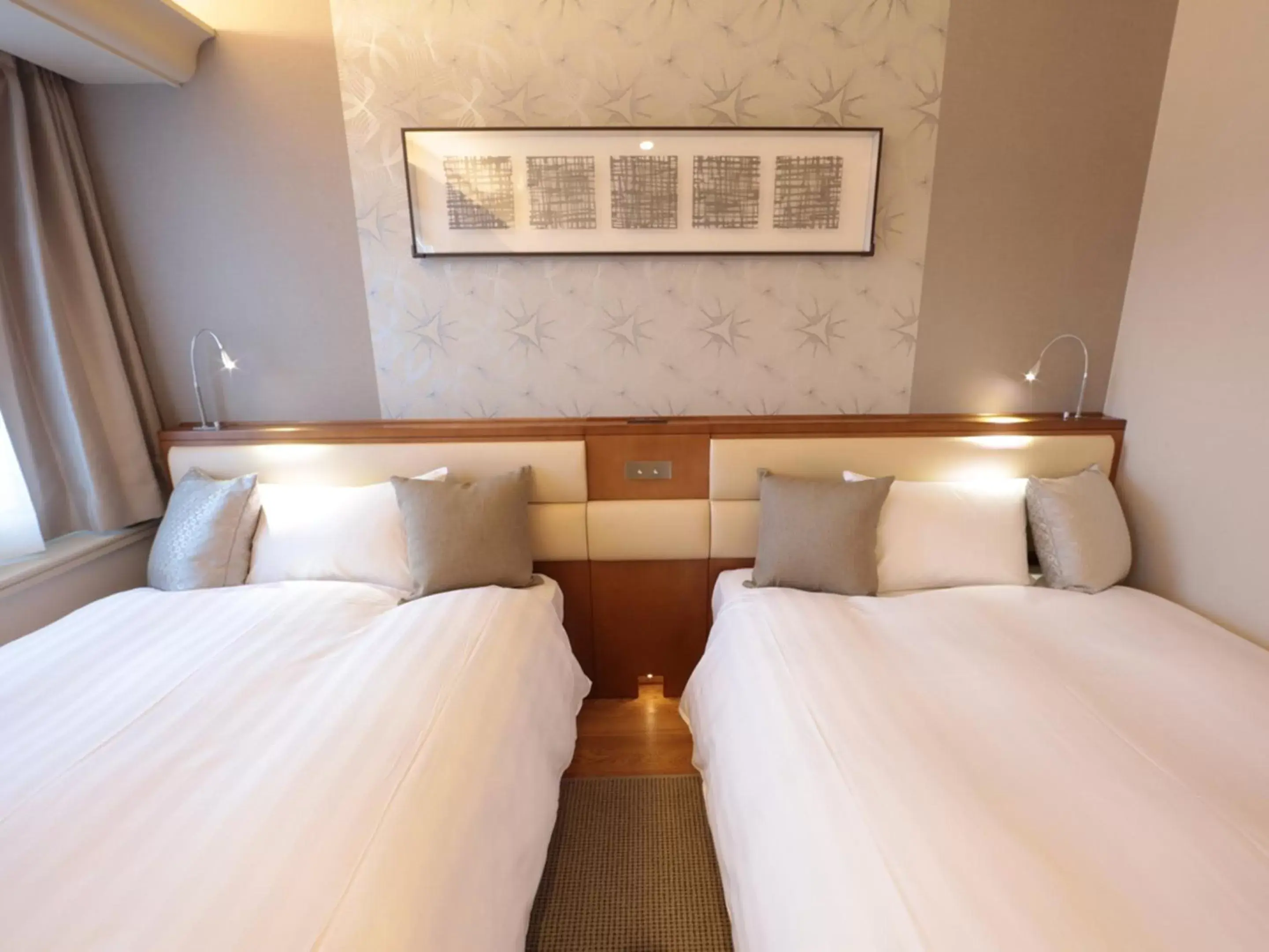 Photo of the whole room, Bed in Hotel Monarque Tottori