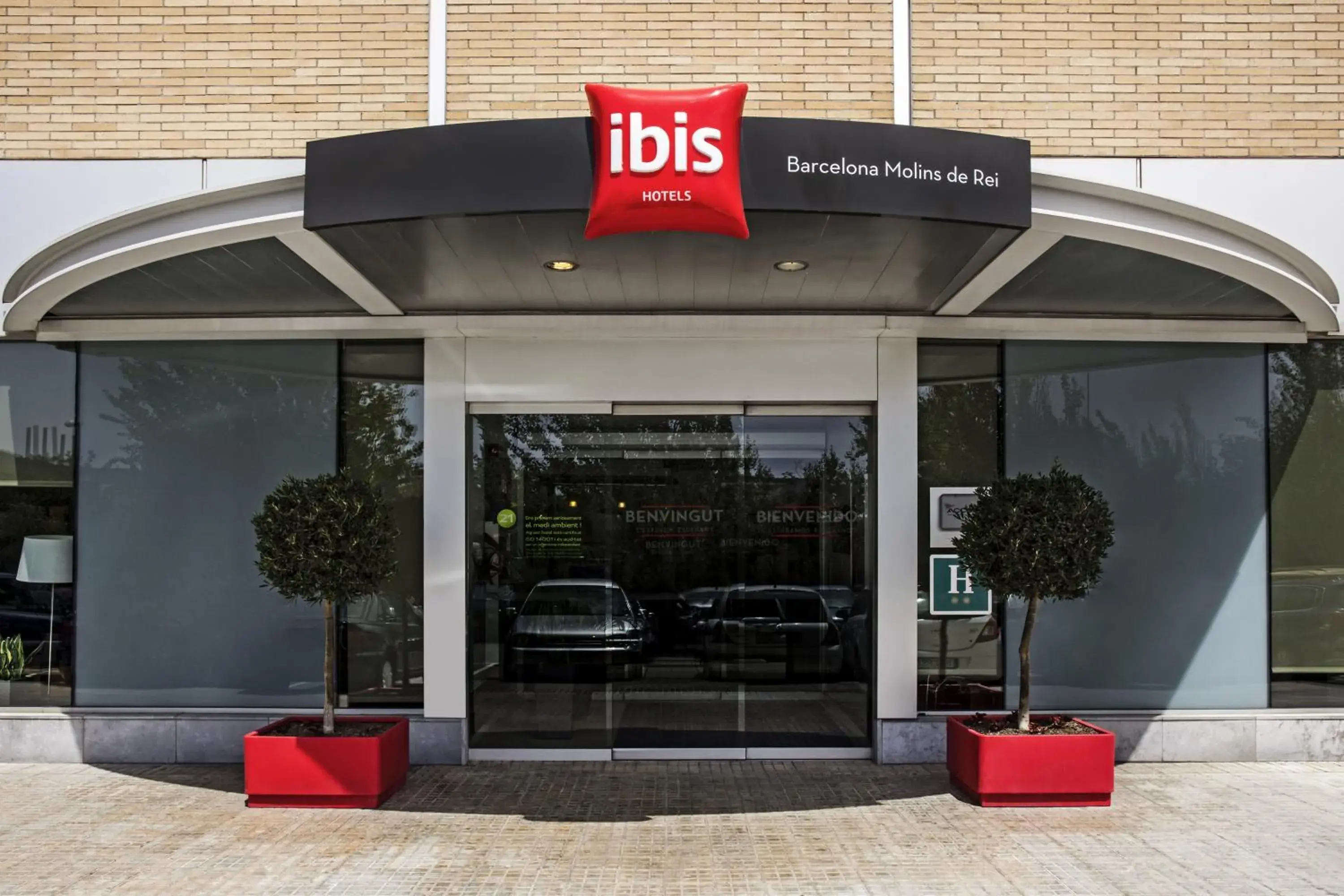 Property building in Ibis Barcelona Molins de Rei Property building in Ibis Barcelona Molins de Rei