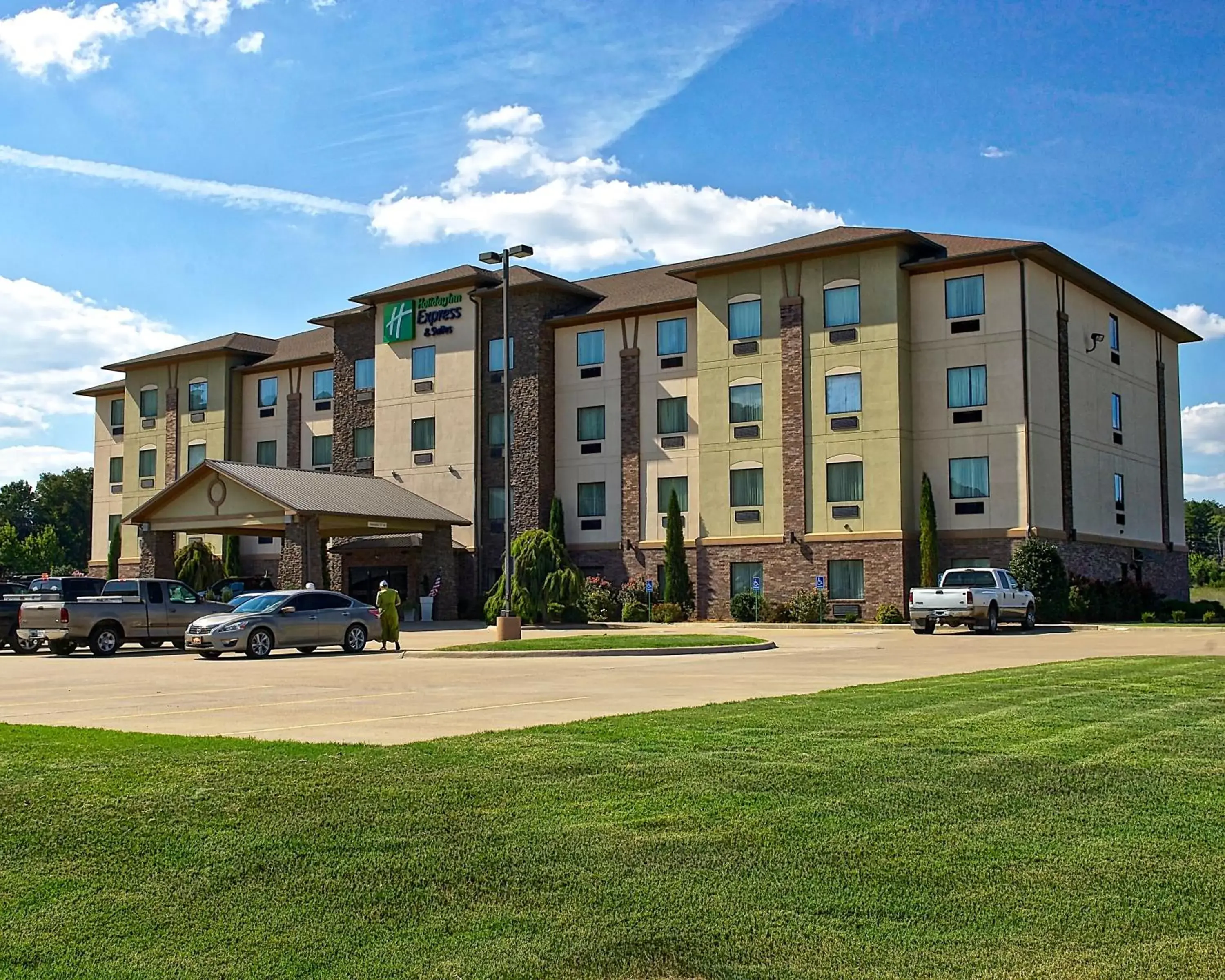 Property Building in Holiday Inn Express and Suites Heber Springs, an IHG Hotel