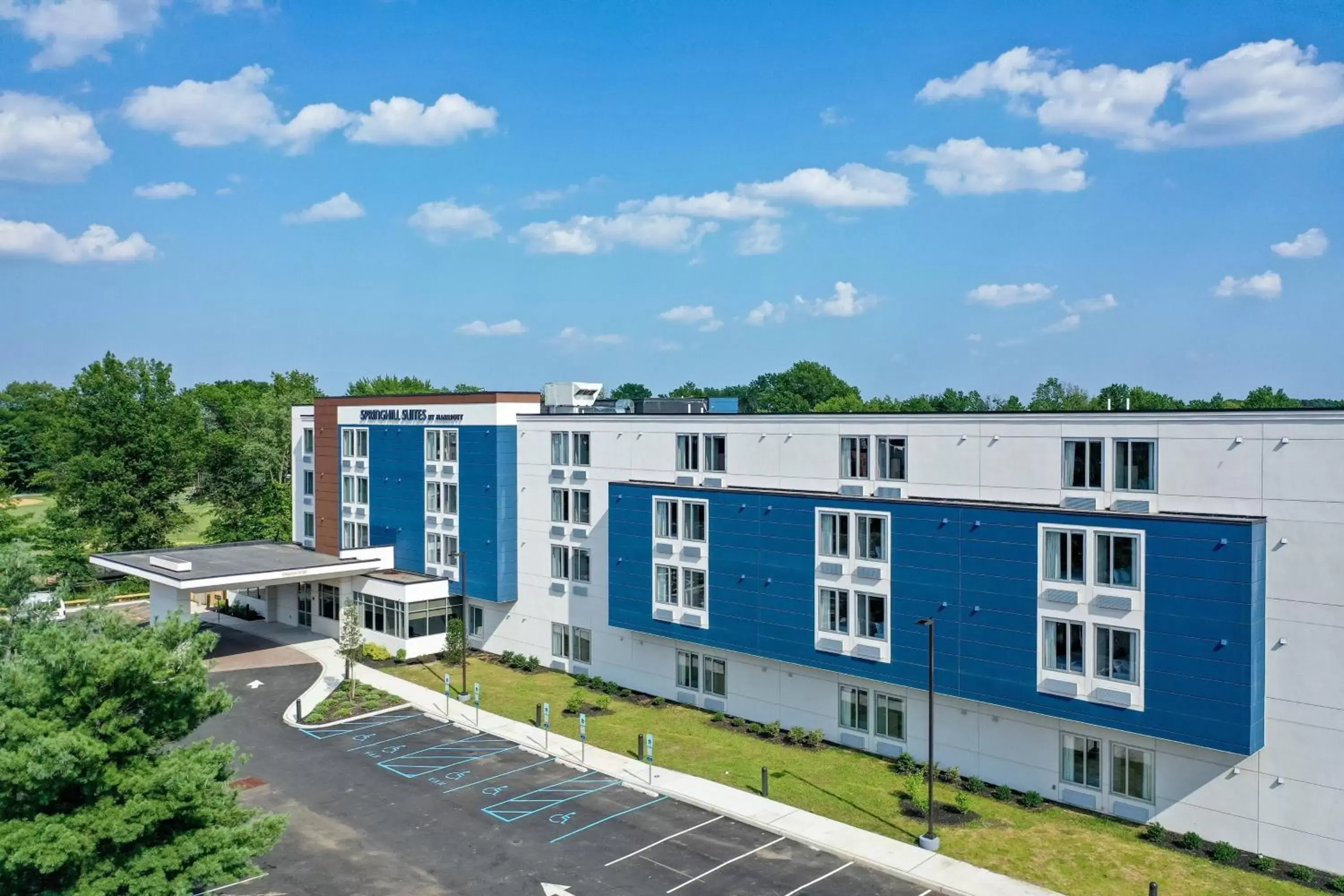 Property building in SpringHill Suites by Marriott Woodbridge