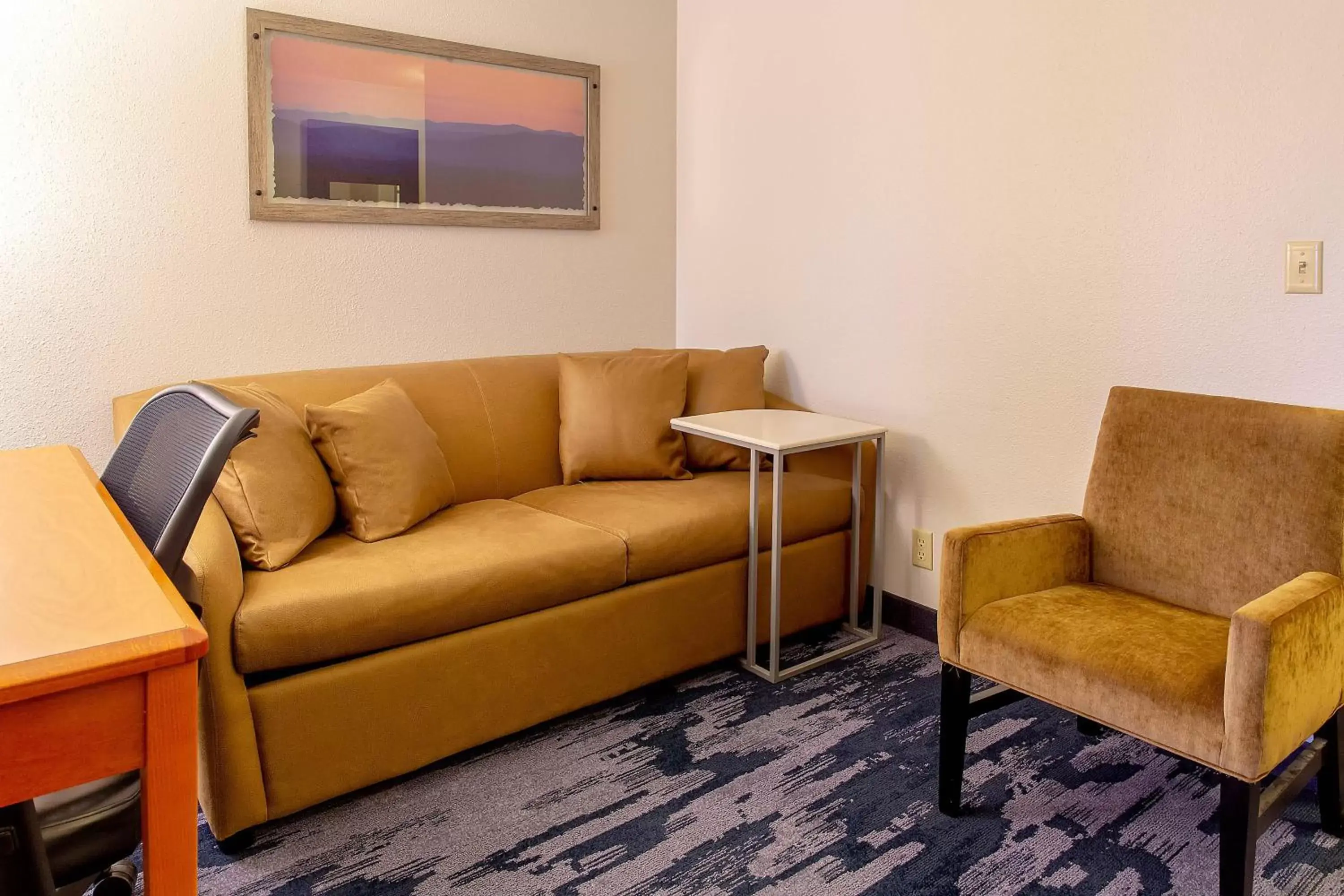 Bedroom, Seating Area in Fairfield Inn & Suites Minneapolis Eden Prairie