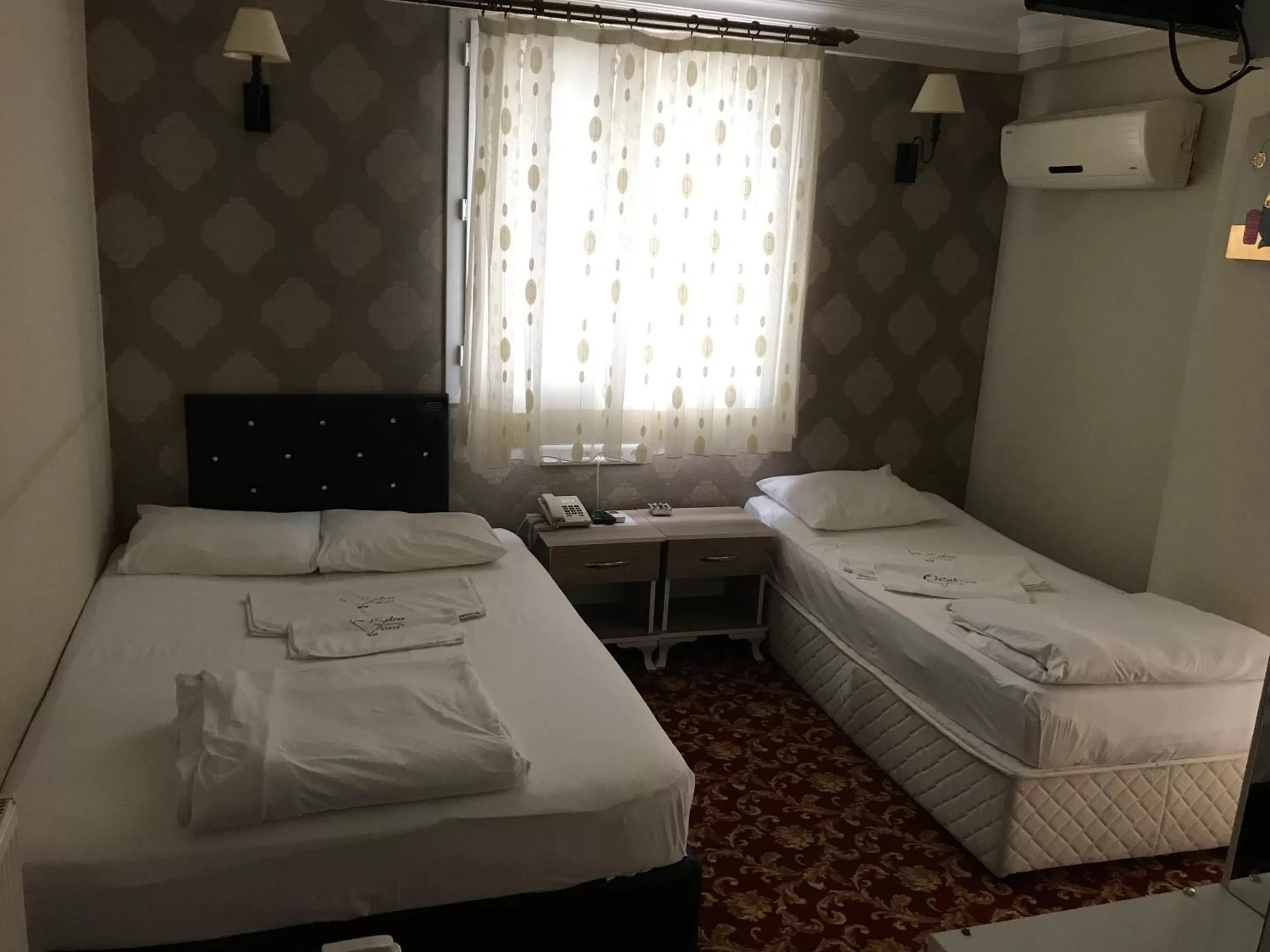 Photo of the whole room, Bed in Sakran Hotel