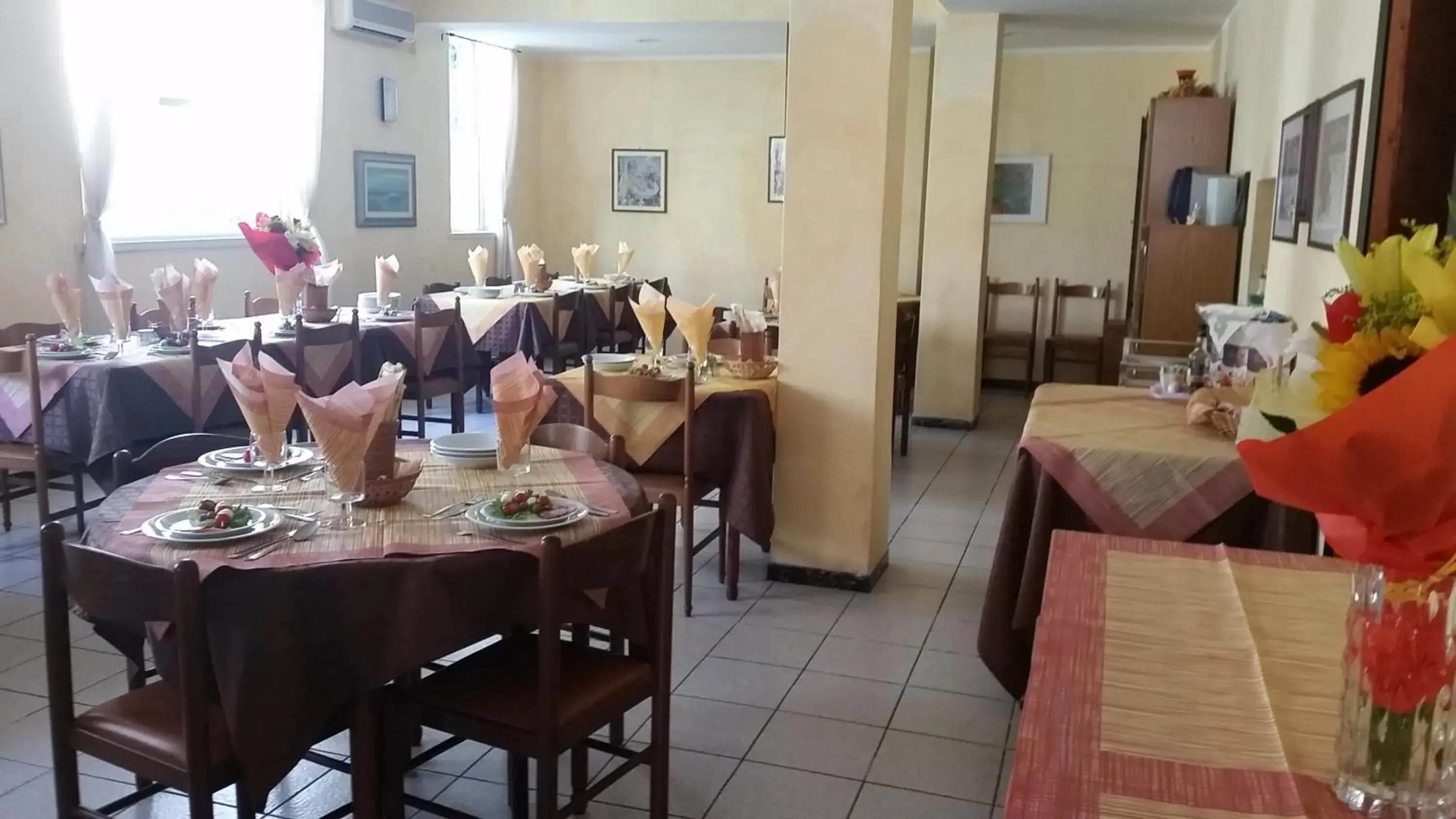 Restaurant/Places to Eat in Hotel Eleonora