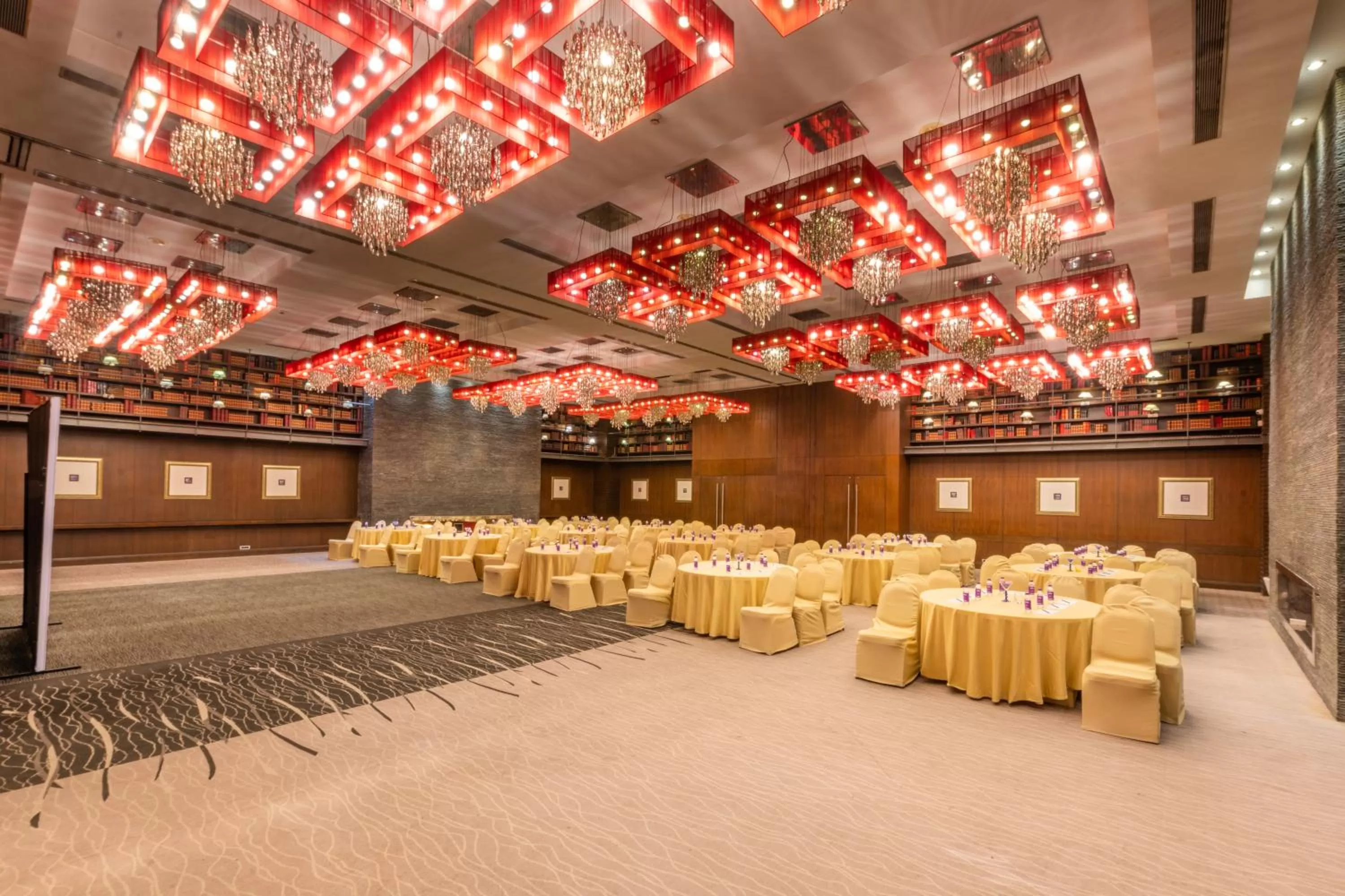 Banquet/Function facilities in O Hotel Pune