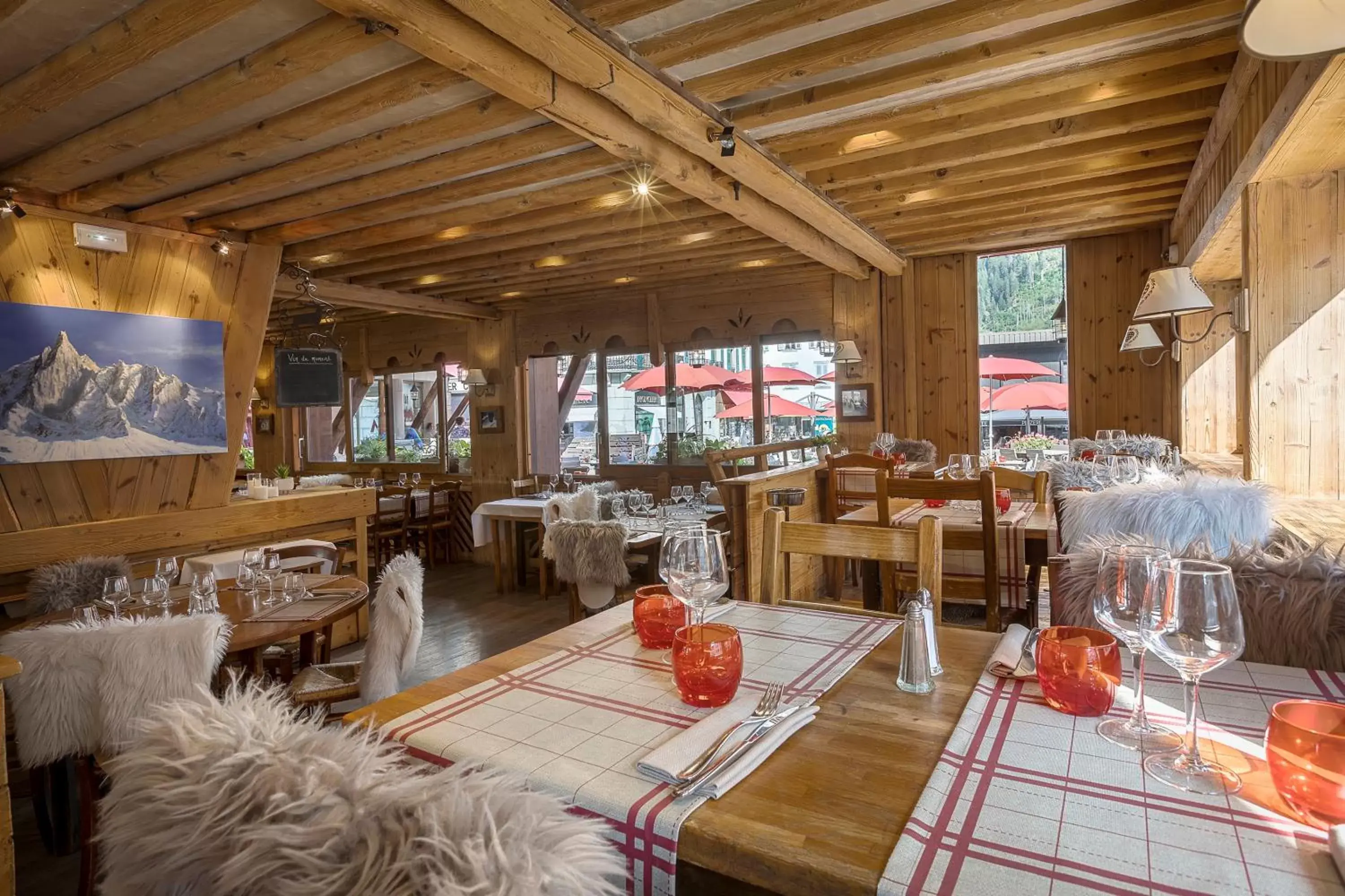 Restaurant/Places to Eat in La Croix Blanche