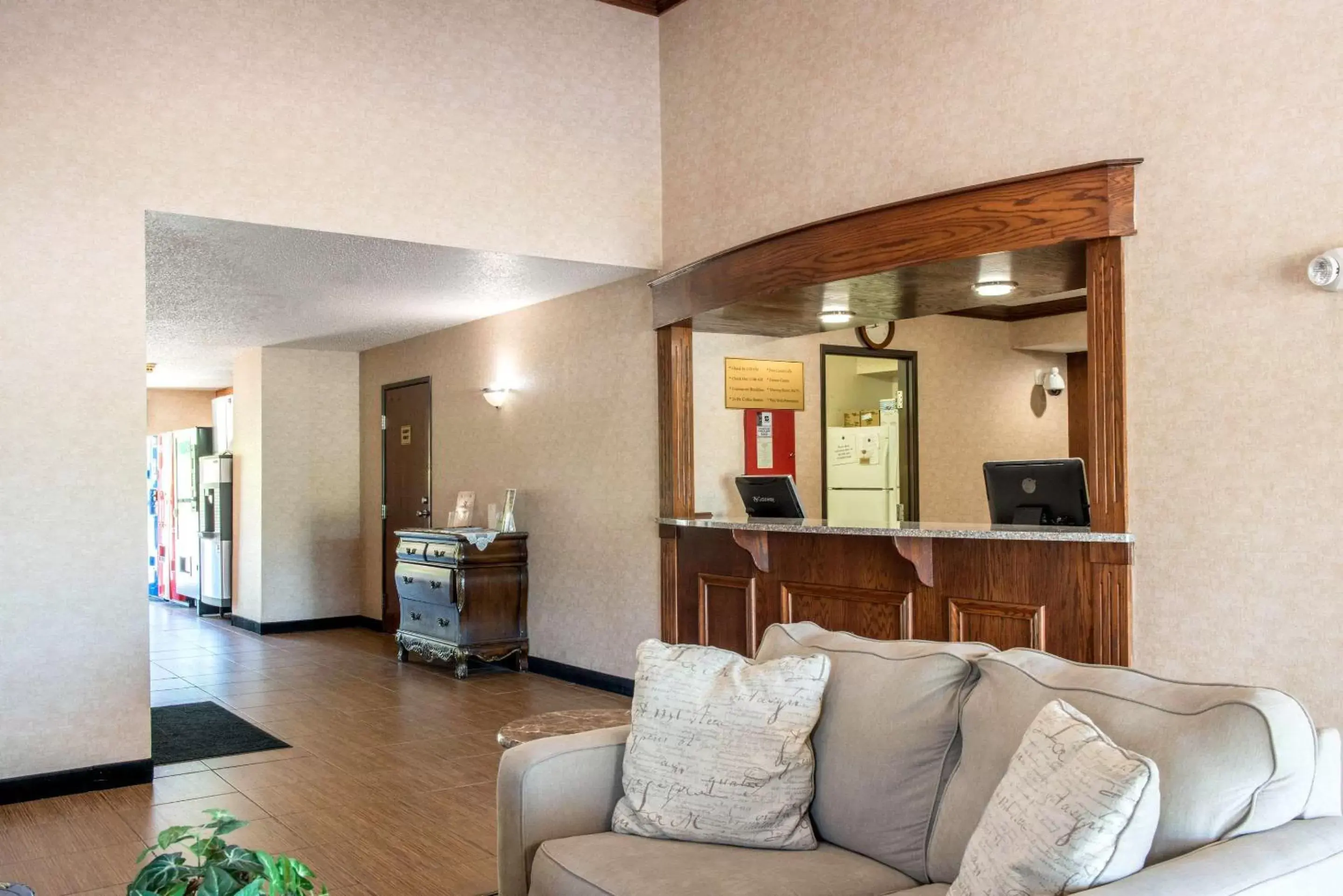 Lobby or reception, Seating Area in Quality Inn Meadville