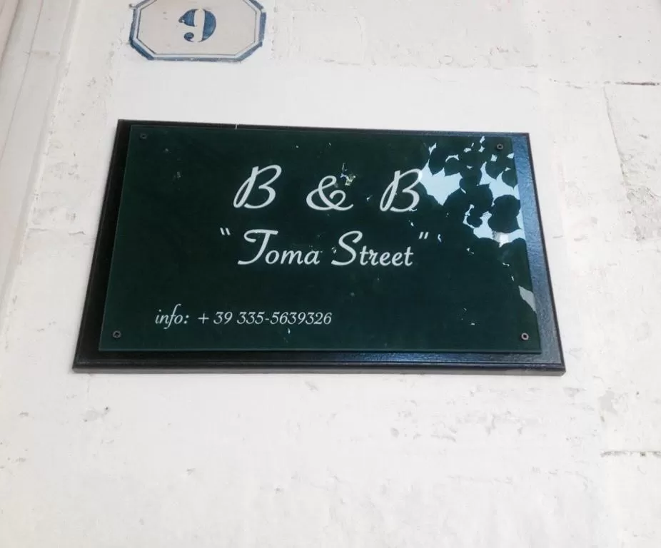 Property logo or sign in B&B Toma Street