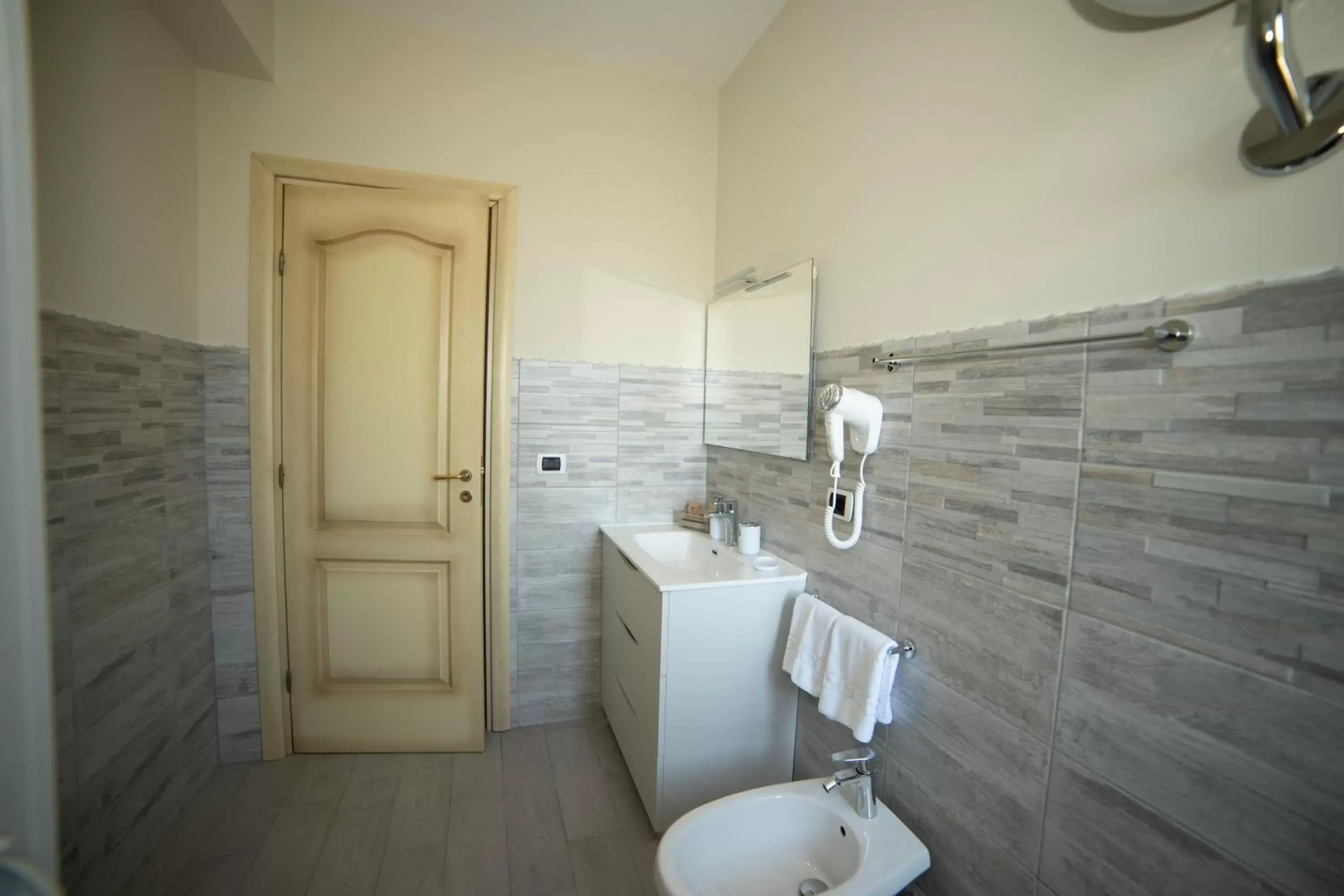 Large Double Room in B&B La Terrazza Degli Scrittori Large Double Room in B&B La Terrazza Degli Scrittori