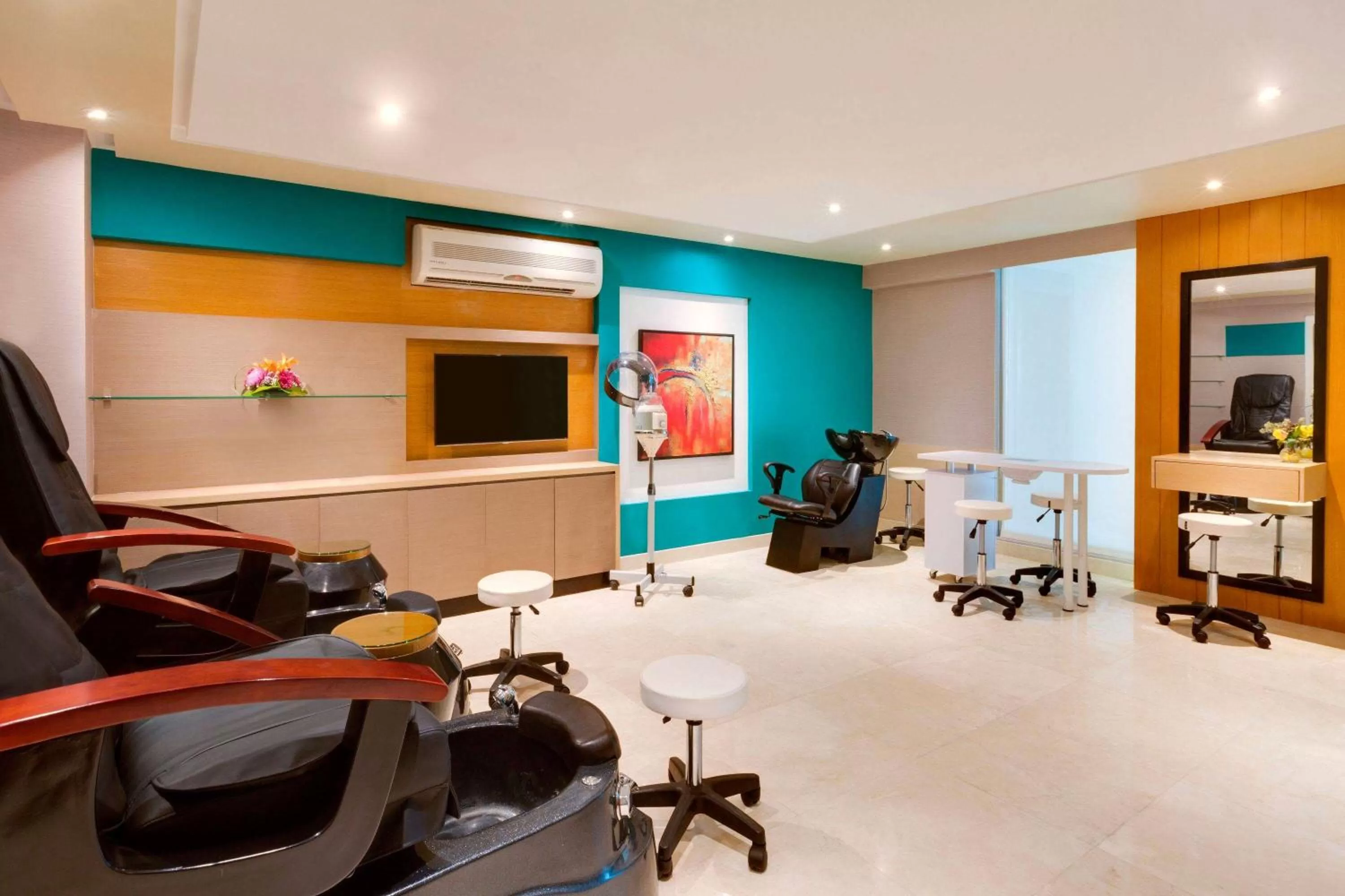 Spa and wellness centre/facilities in Ramada Hotel and Suites Amwaj Islands