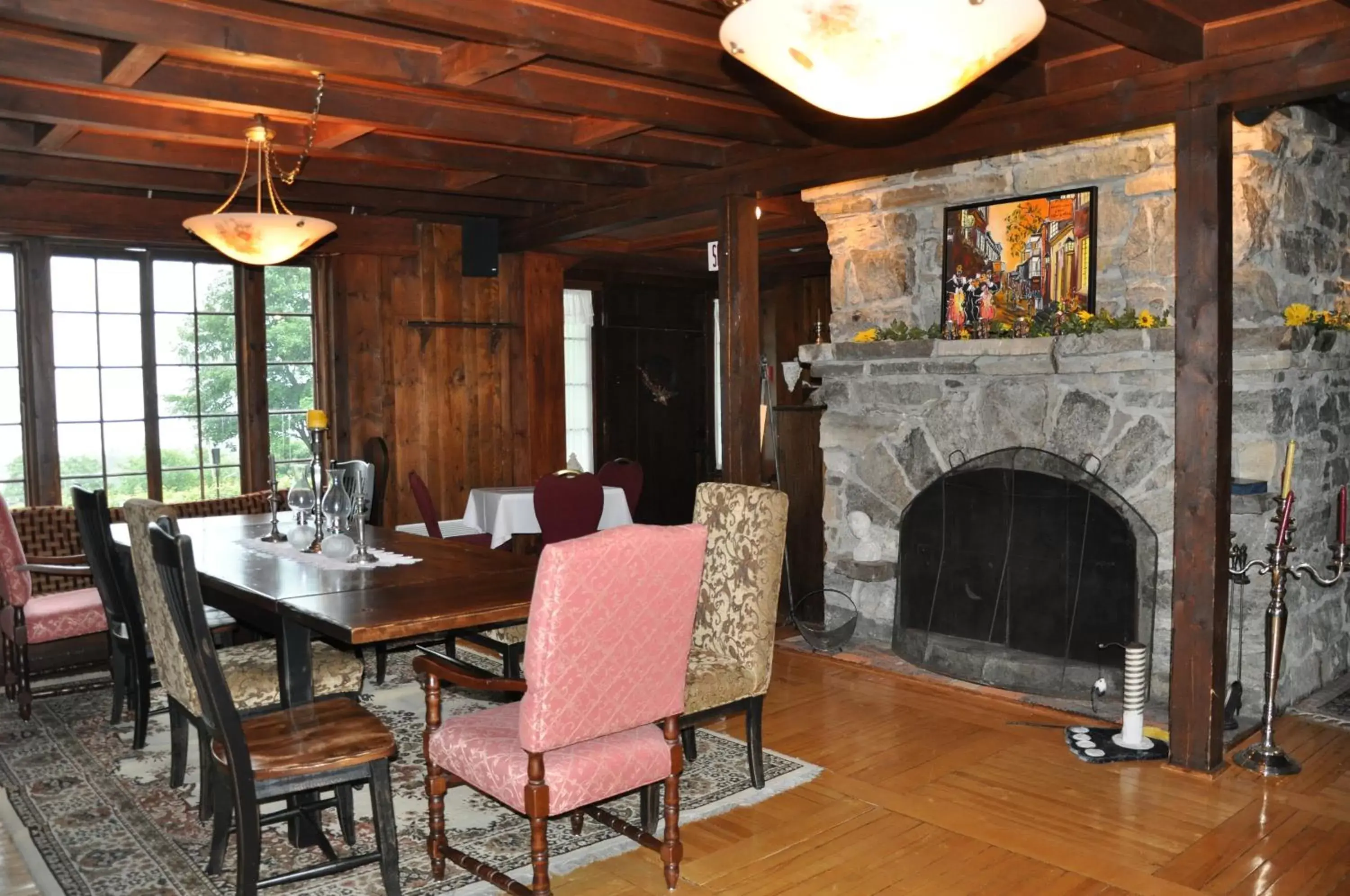 Restaurant/places to eat, Dining Area in Auberge sur la Côte