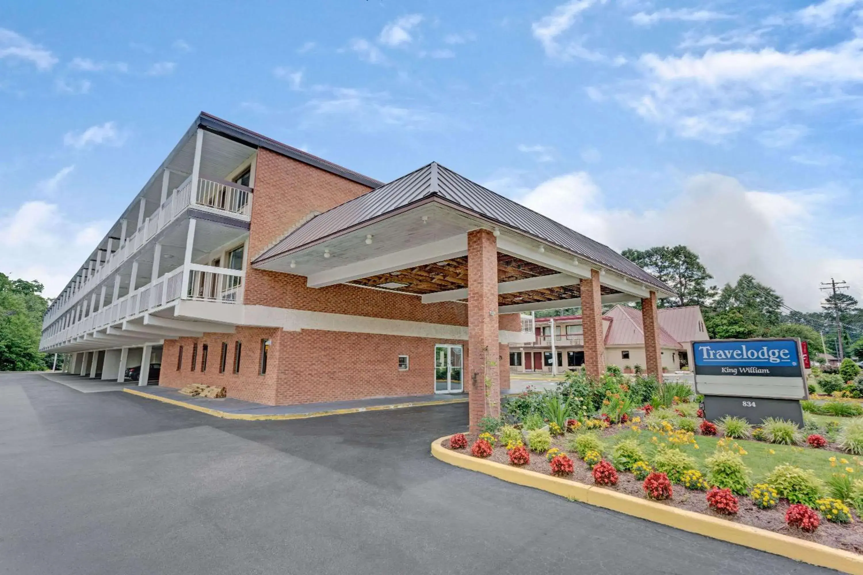 Property building in Travelodge by Wyndham Williamsburg Colonial Area Property building in Travelodge by Wyndham Williamsburg Colonial Area