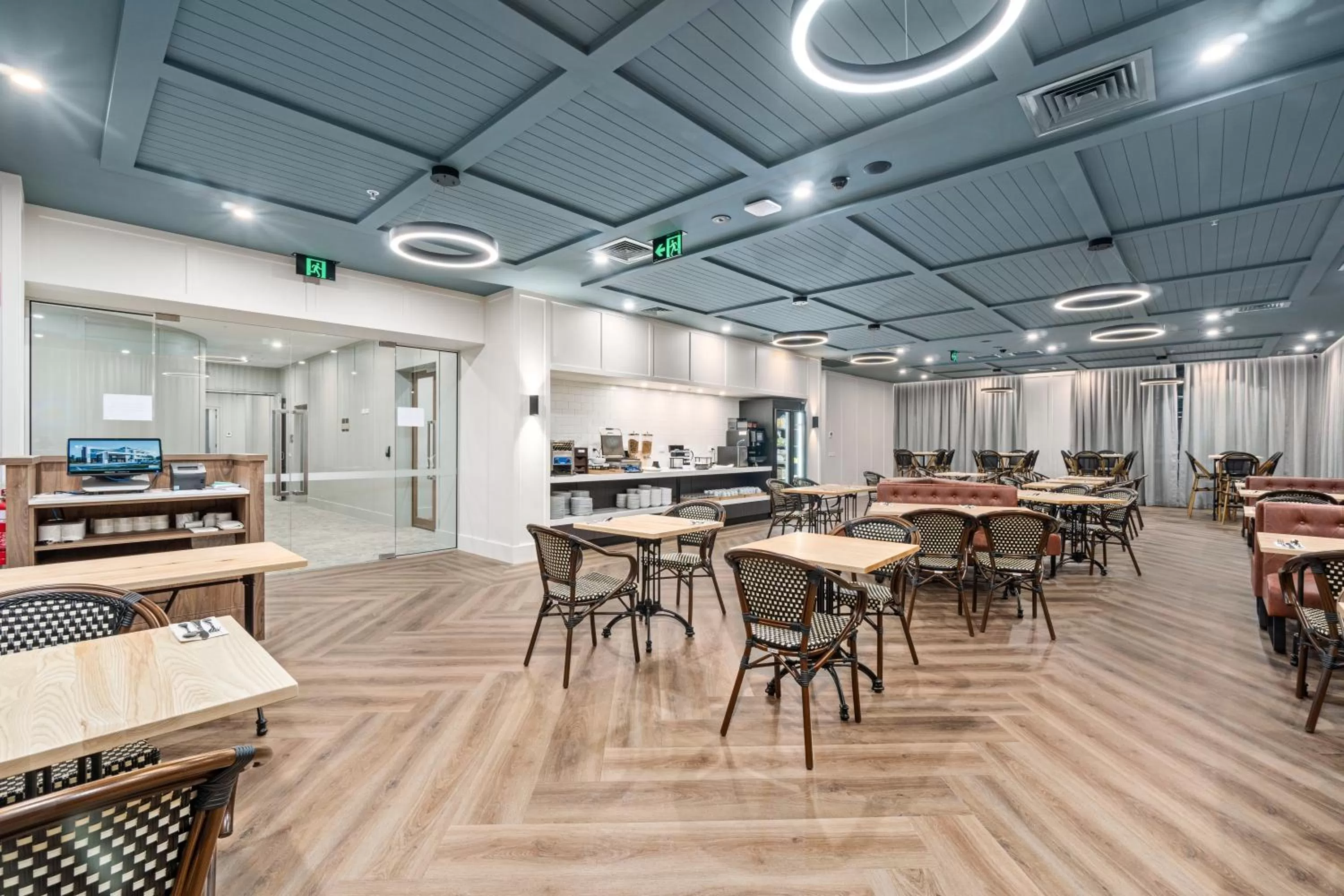 Restaurant/places to eat in Mercure Pakenham