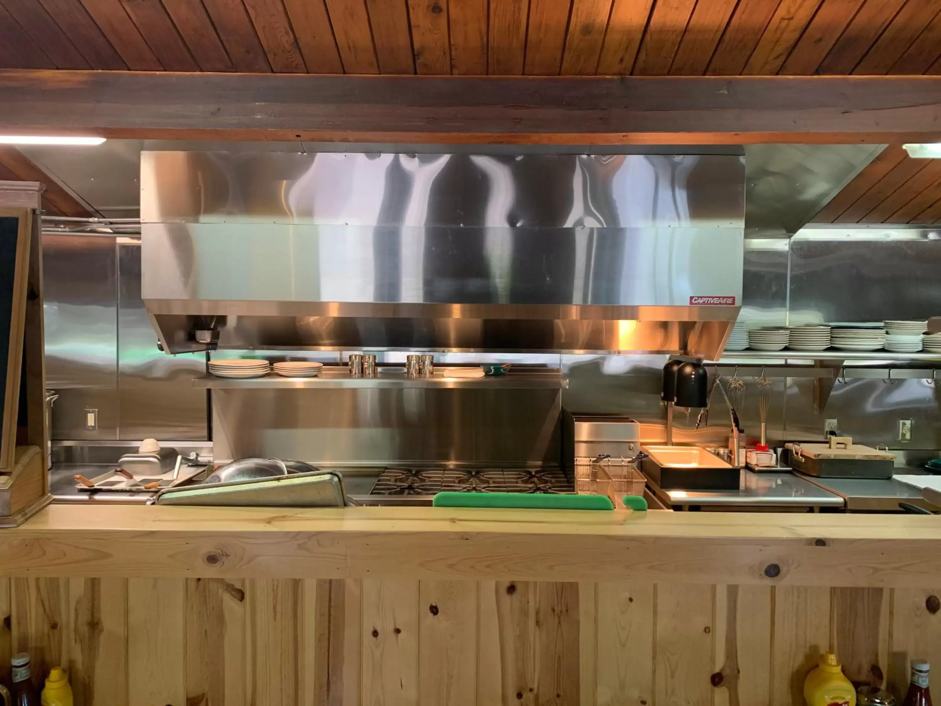 Food and drinks, Kitchen/Kitchenette in Glacier Haven Inn
