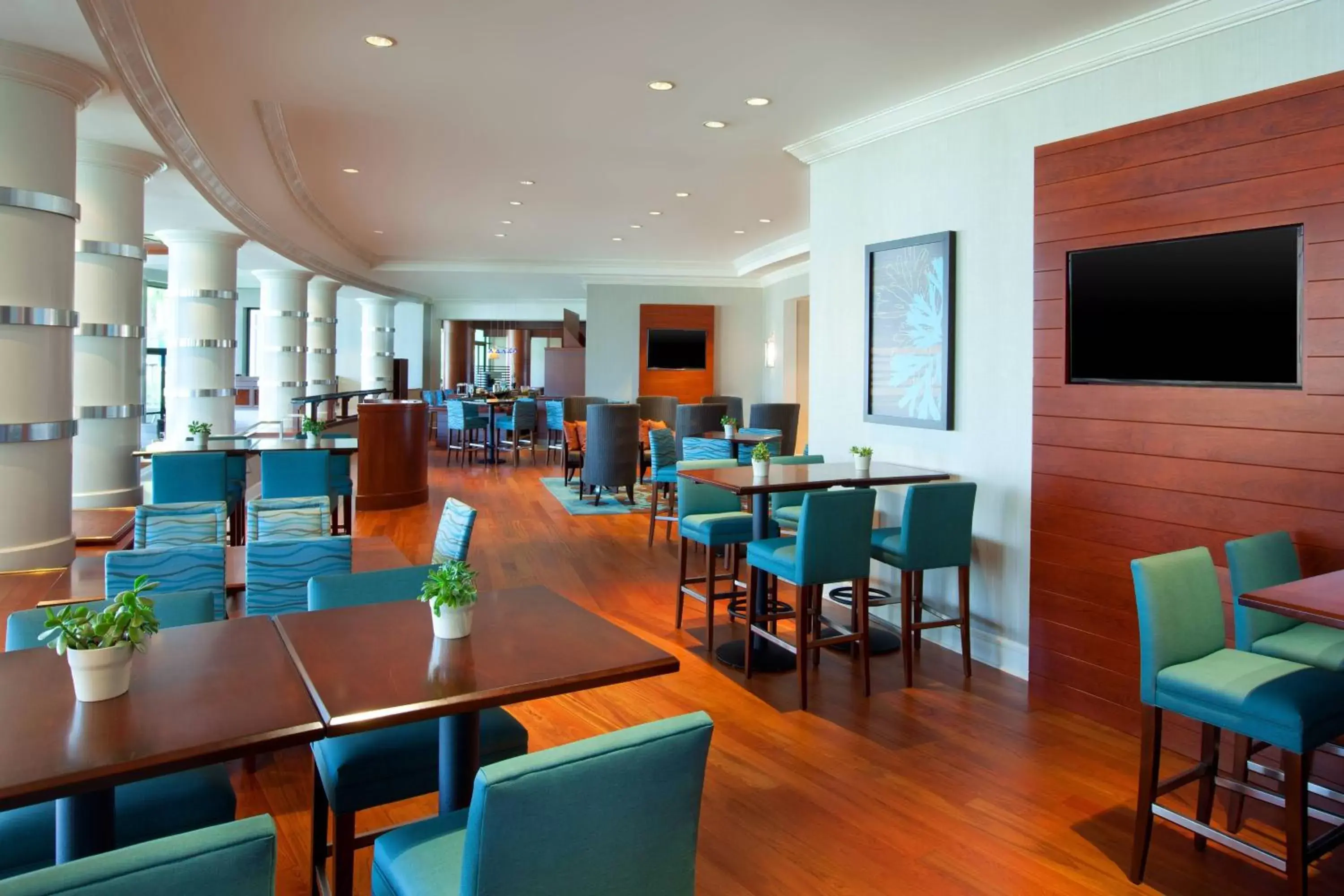 Restaurant/Places to Eat in Sheraton San Diego Hotel & Marina