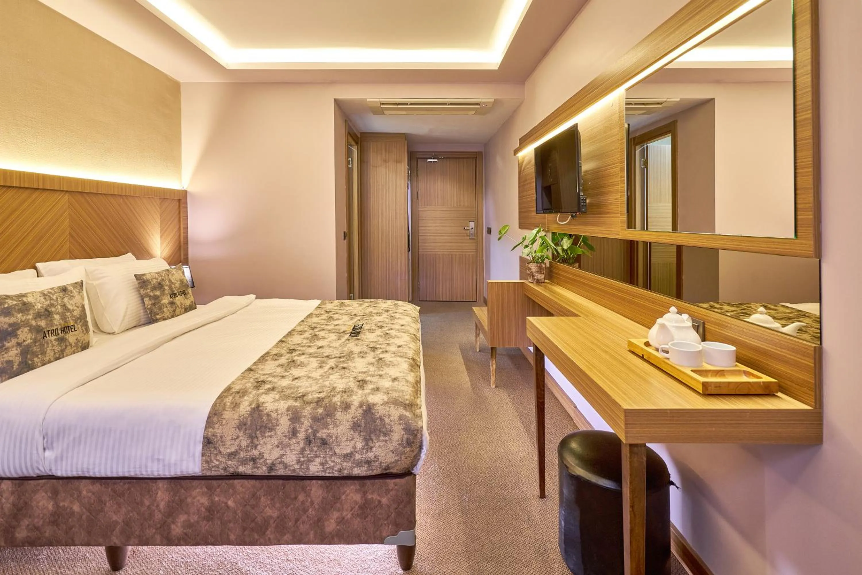 Photo of the whole room, Bed in Atro Hotel