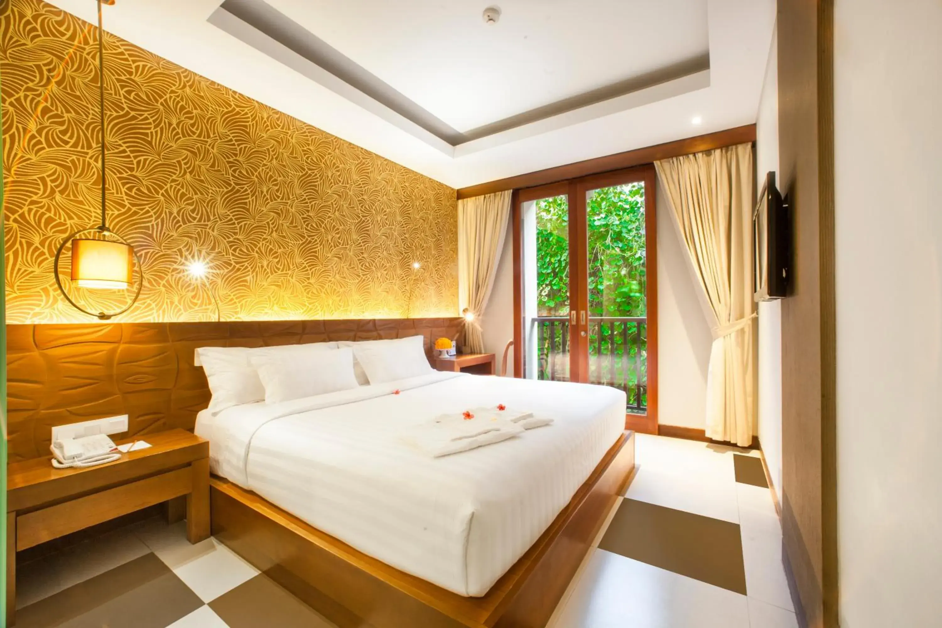 Bedroom, Bed in Sun Island Hotel & Spa Legian