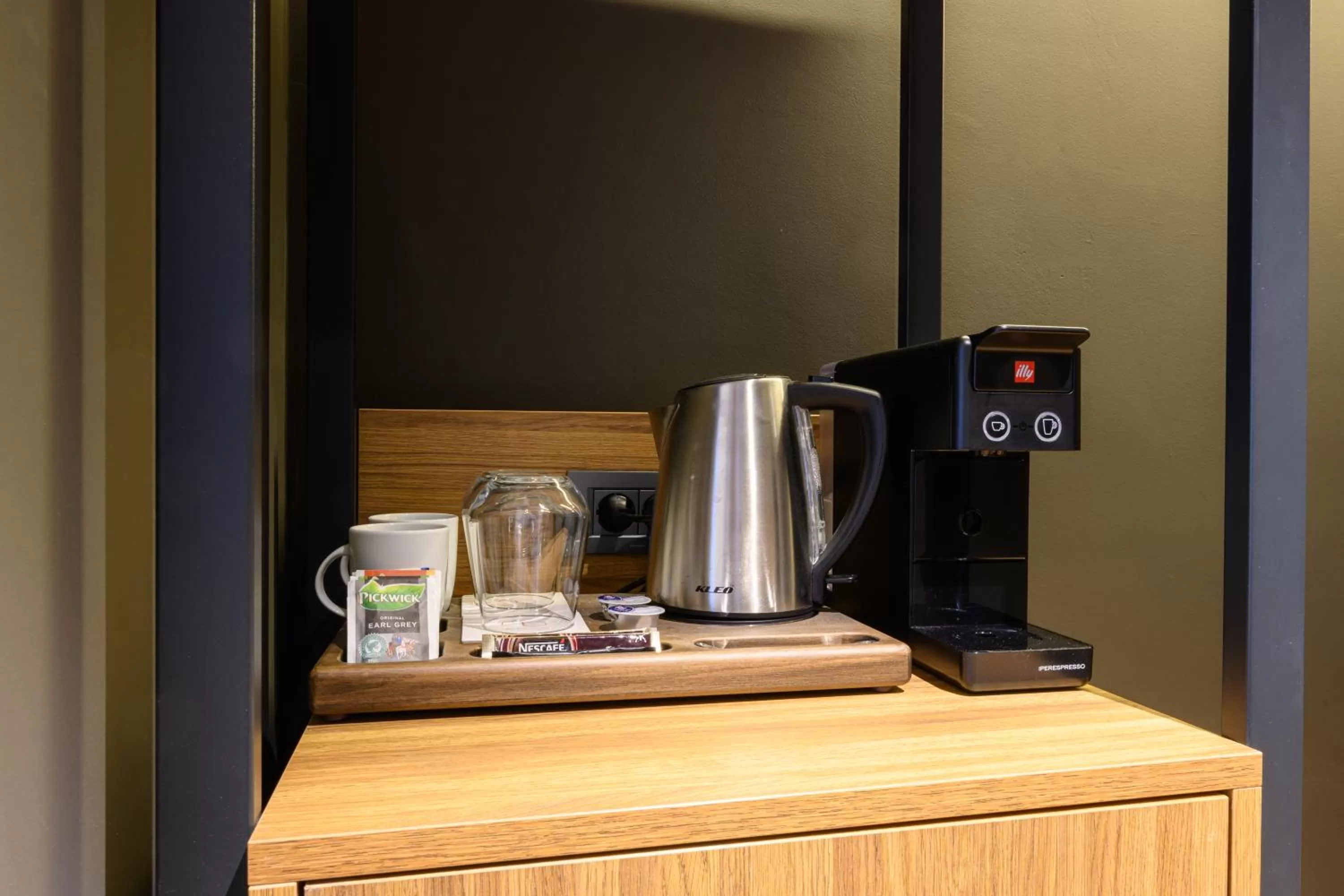 Coffee/Tea Facilities in NEO KVL Hotel by TASIGO
