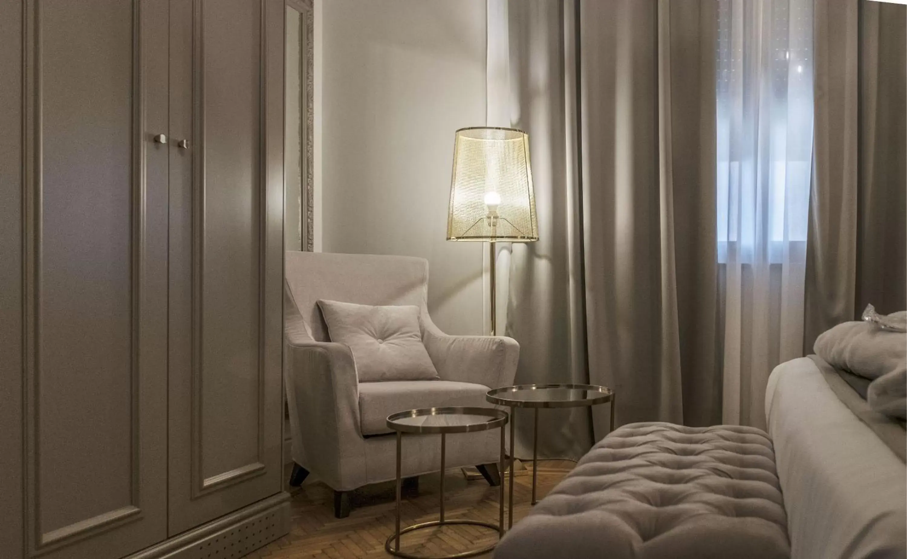 Decorative detail, Seating Area in Hotel De La Ville