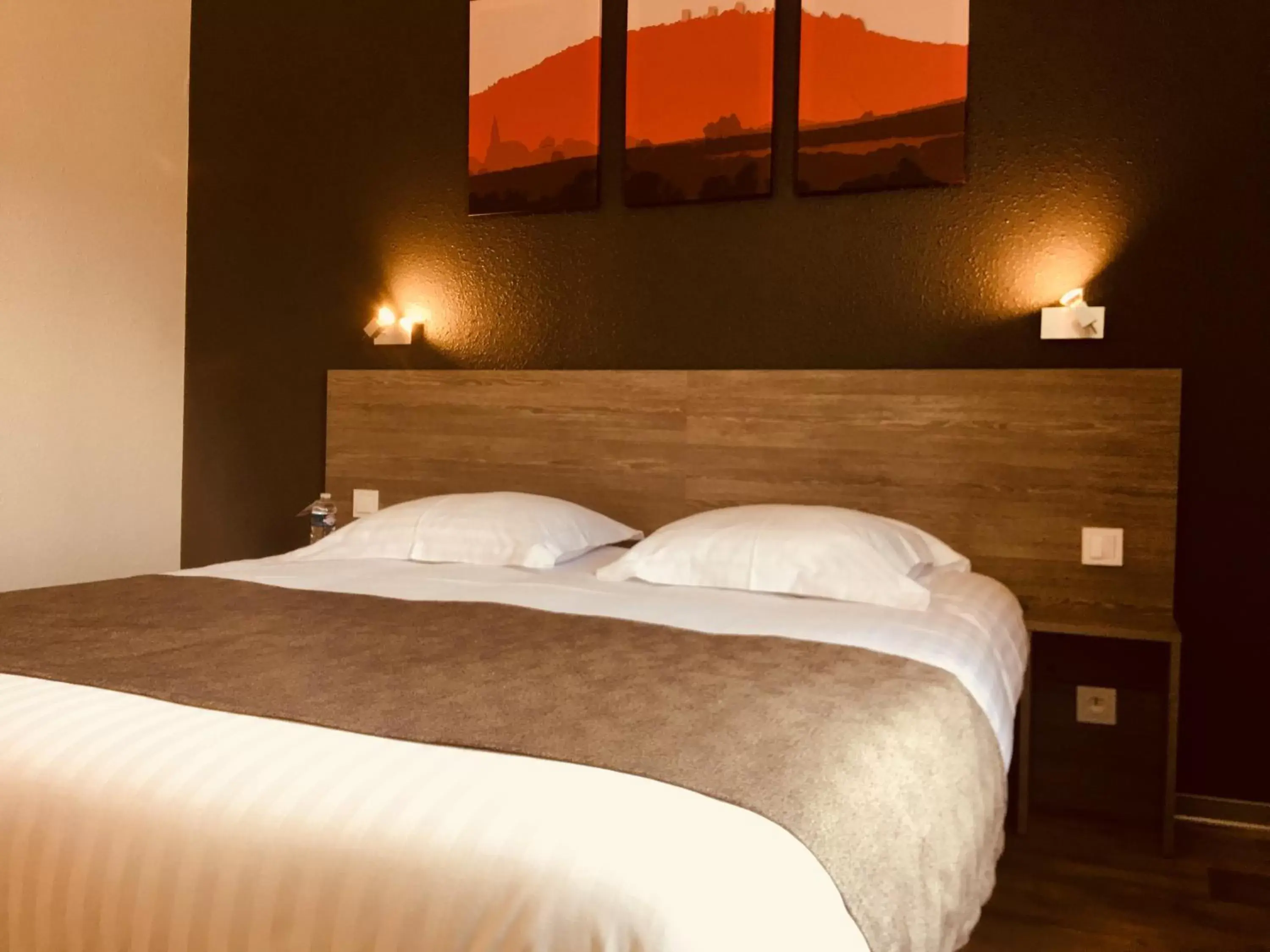 Bedroom, Bed in Hotel Colmar Vignes Eguisheim