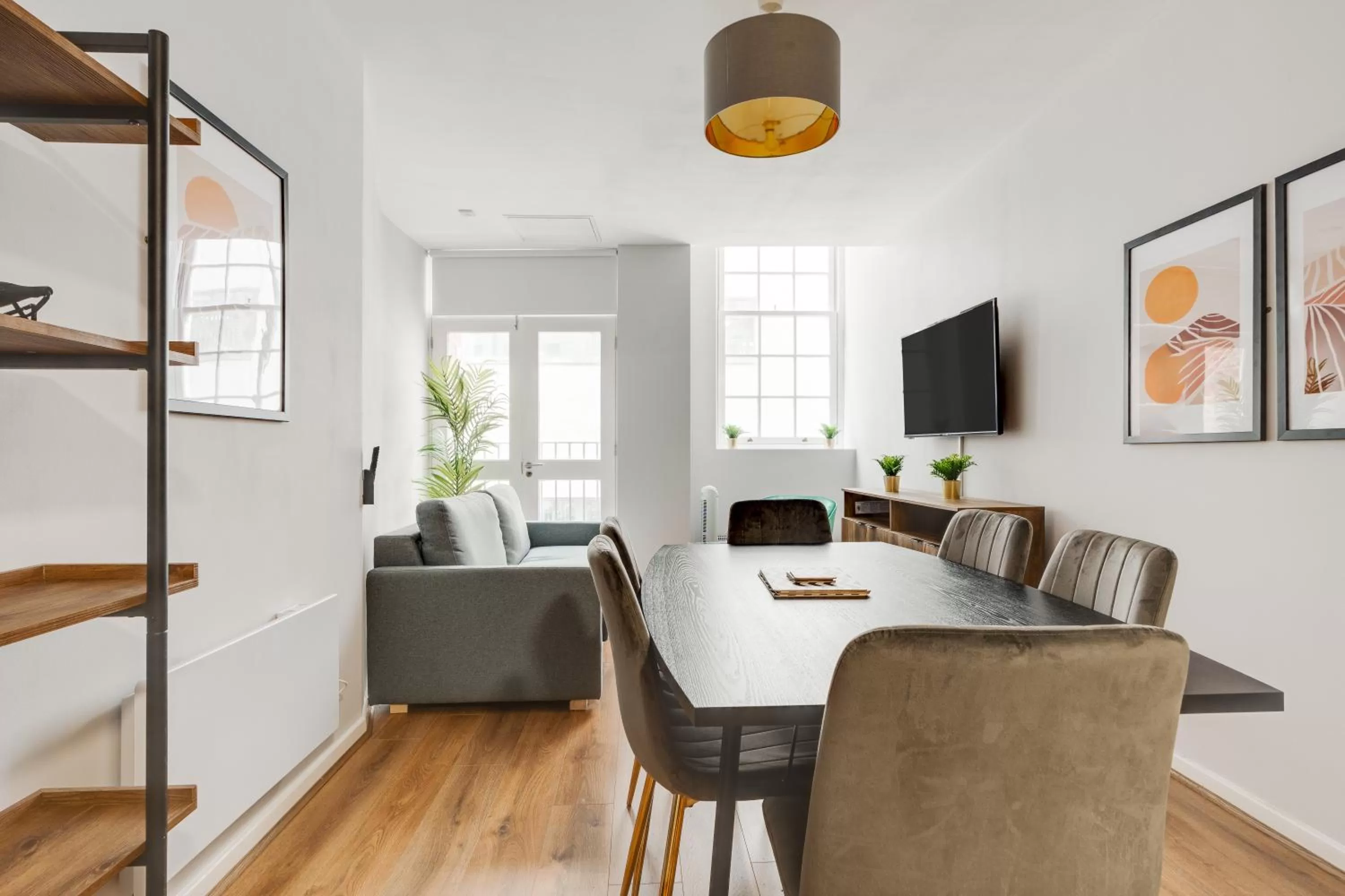 Dining area in Stanley St Suites By GuestFirst