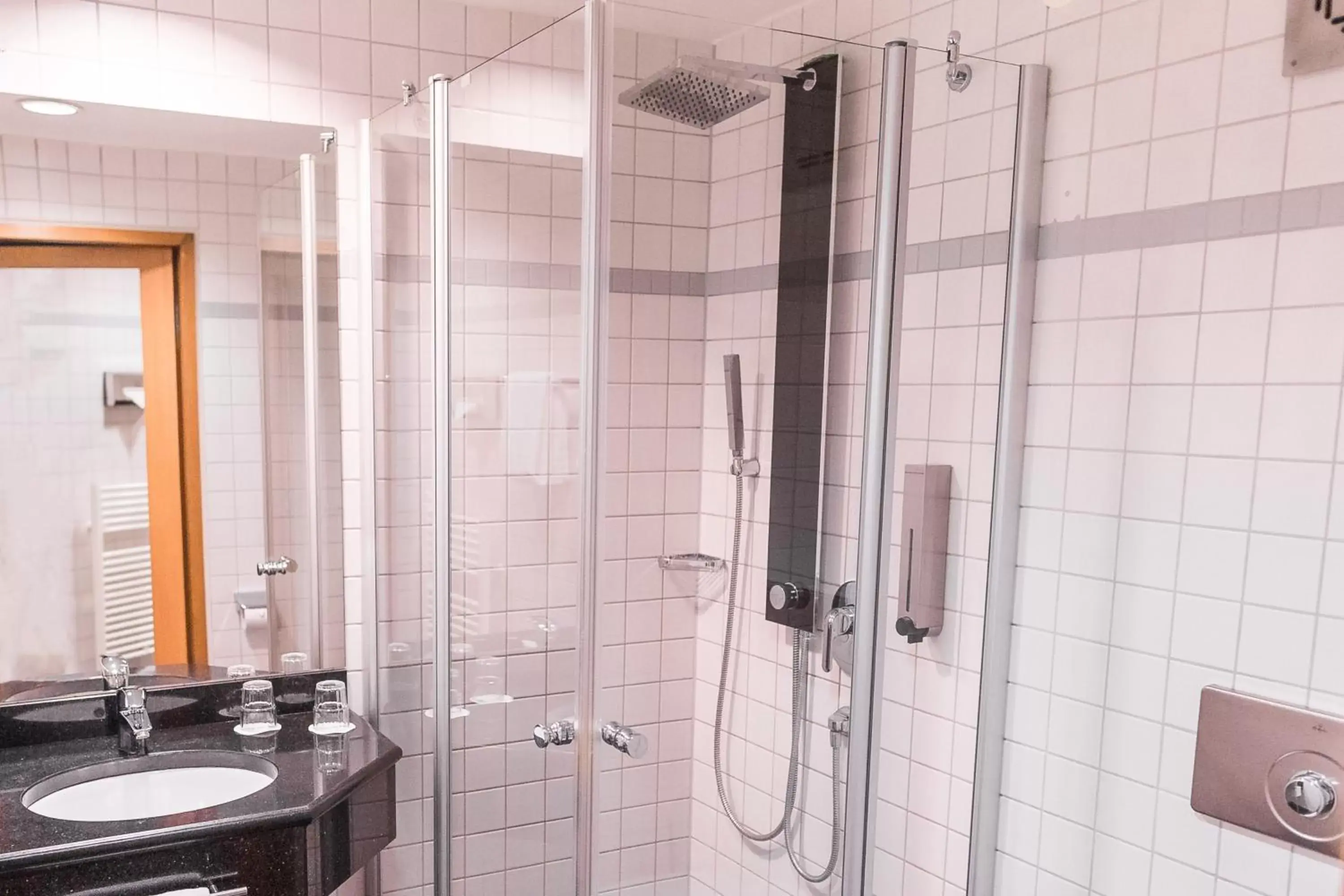 Bathroom in Best Western Plaza Hotel Stuttgart-Ditzingen