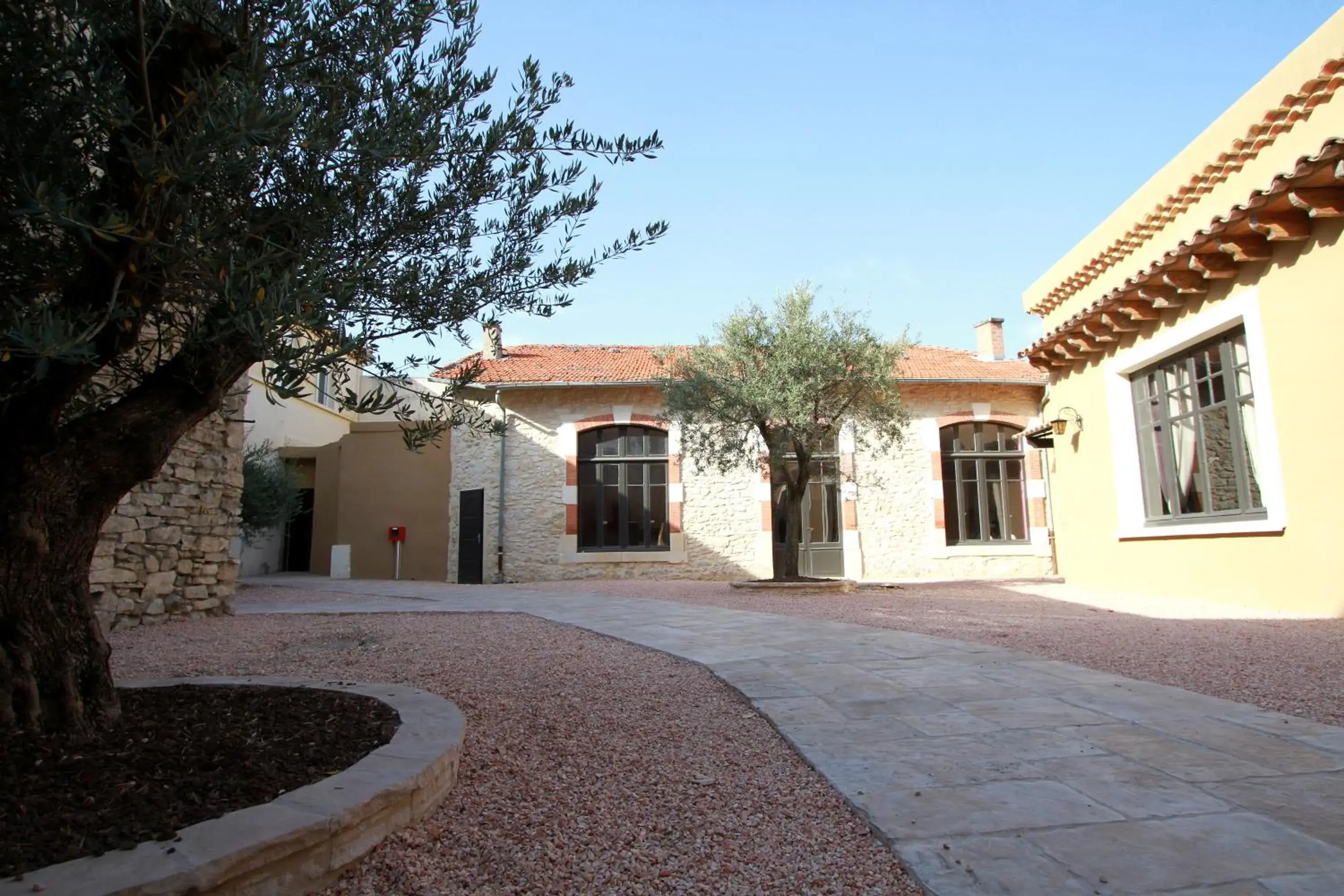 Facade/entrance, Property Building in Logis Hotel Le Clos Des Oliviers