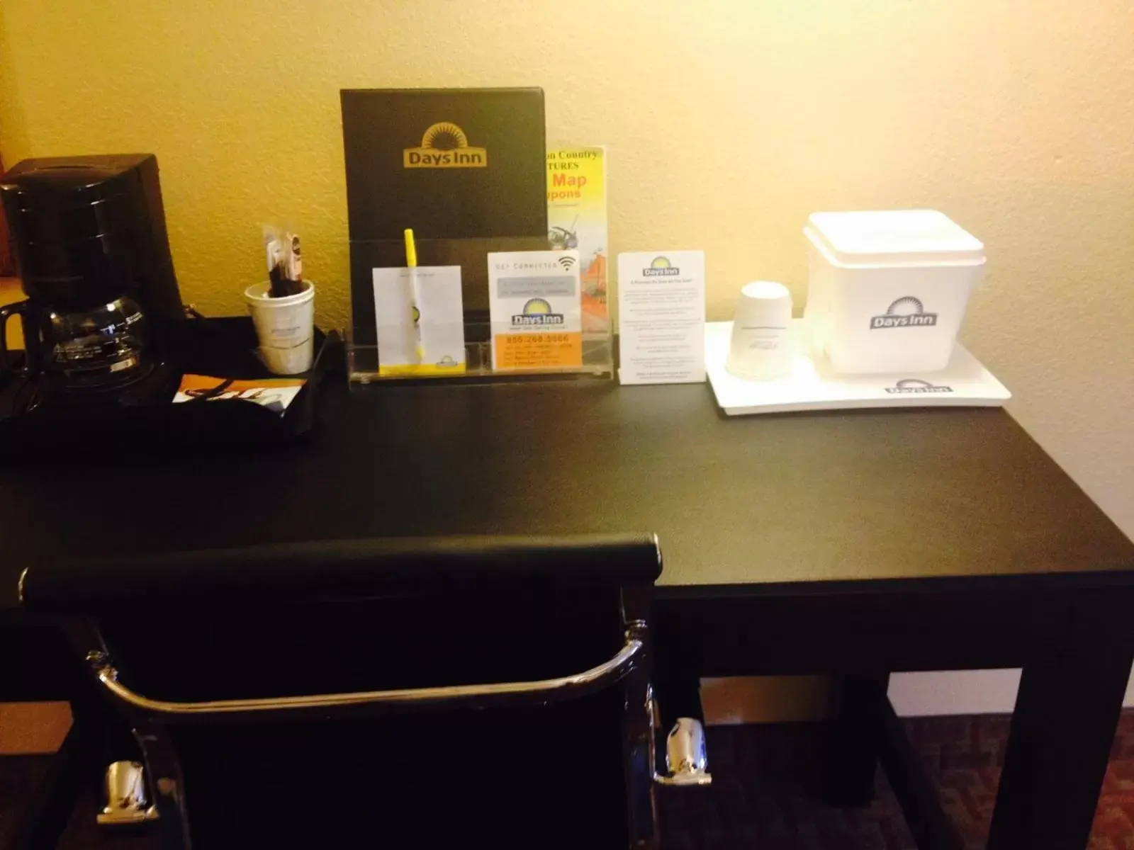 Coffee/tea facilities in Days Inn by Wyndham Moab