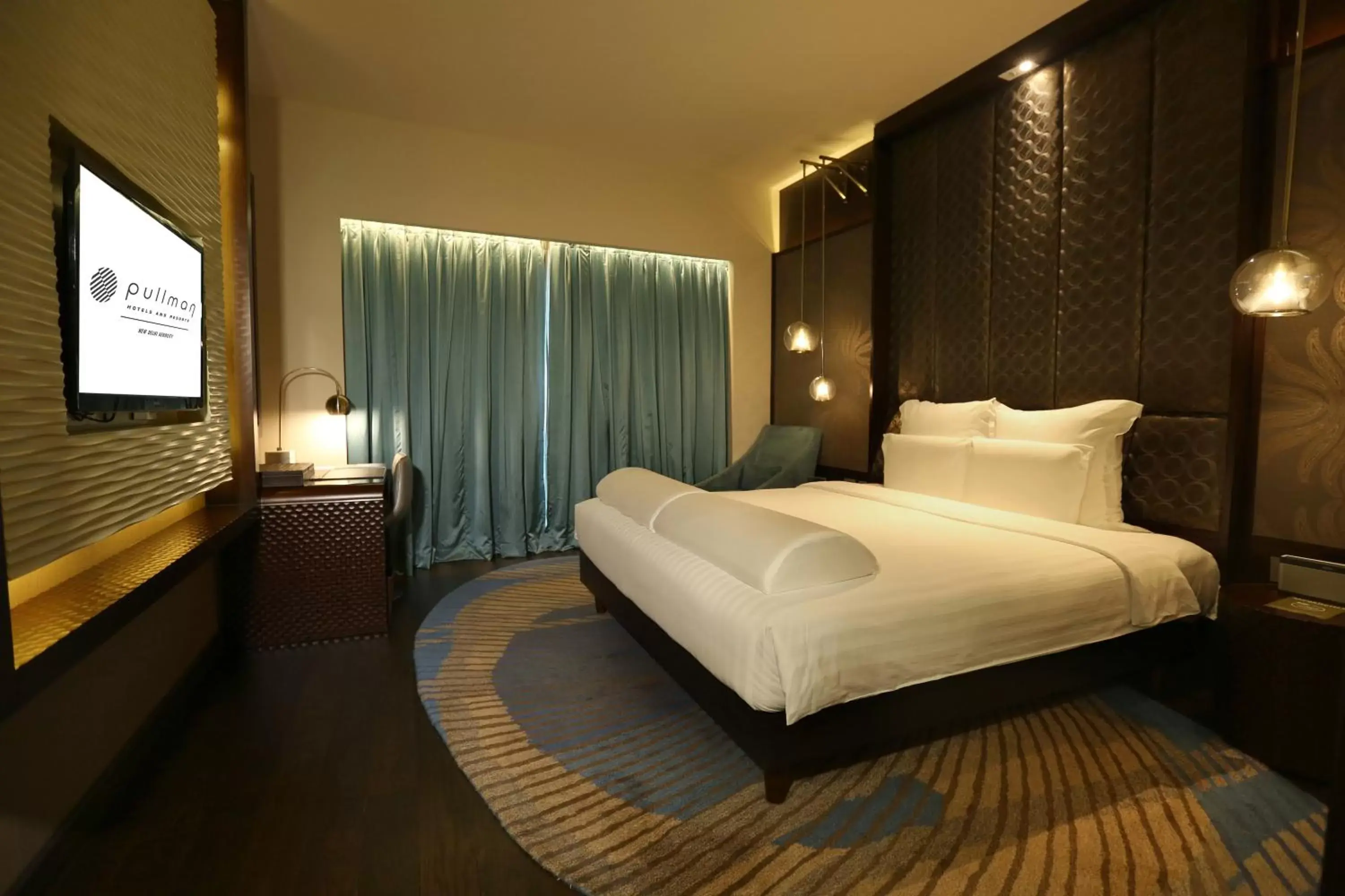 Bedroom, Bed in Pullman New Delhi Aerocity- International Airport