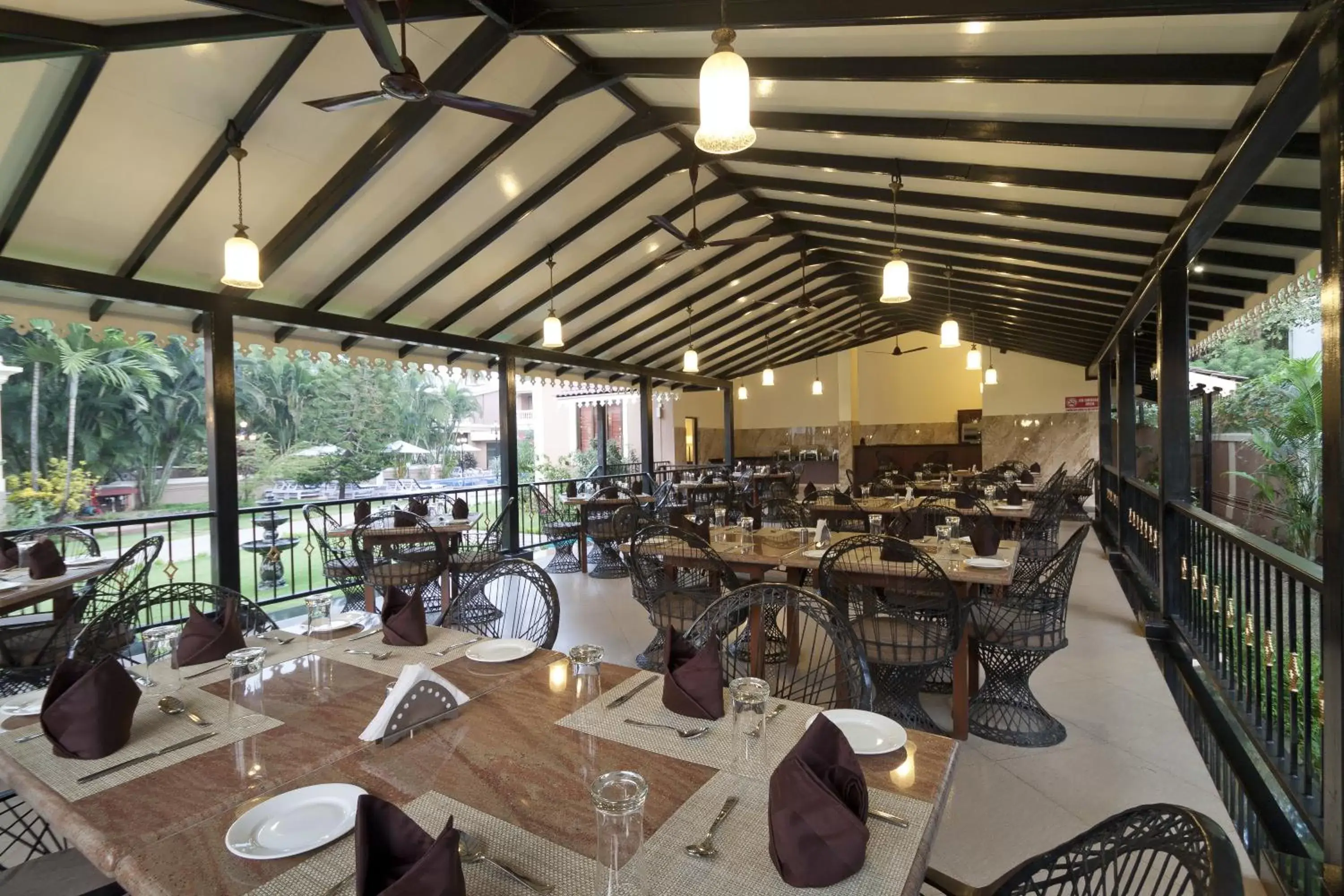 Restaurant/Places to Eat in De Mandarin Beach Resort Suites & Villas, Candolim