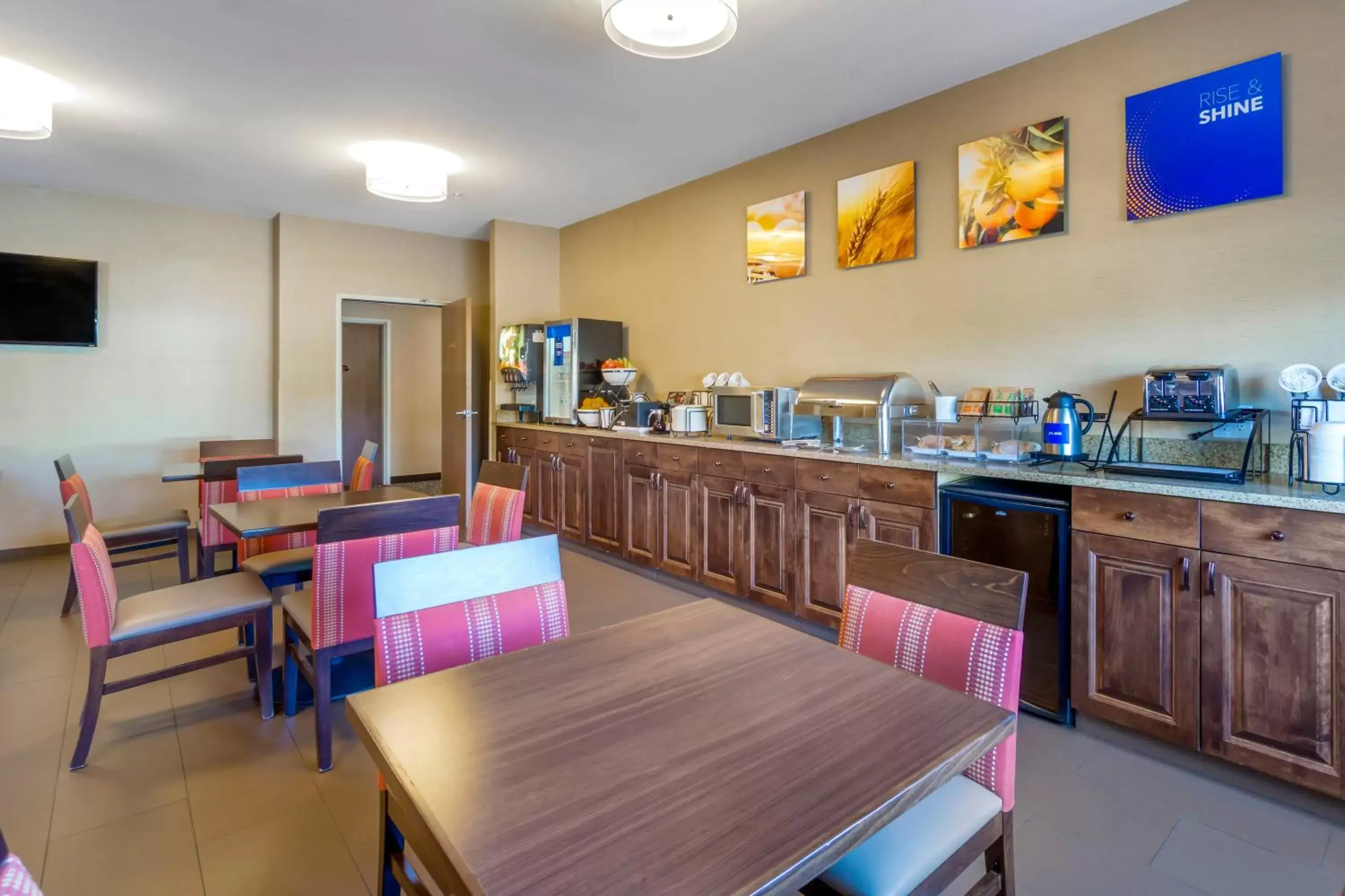 Breakfast, Restaurant/Places to Eat in Comfort Inn Auburn – Seattle