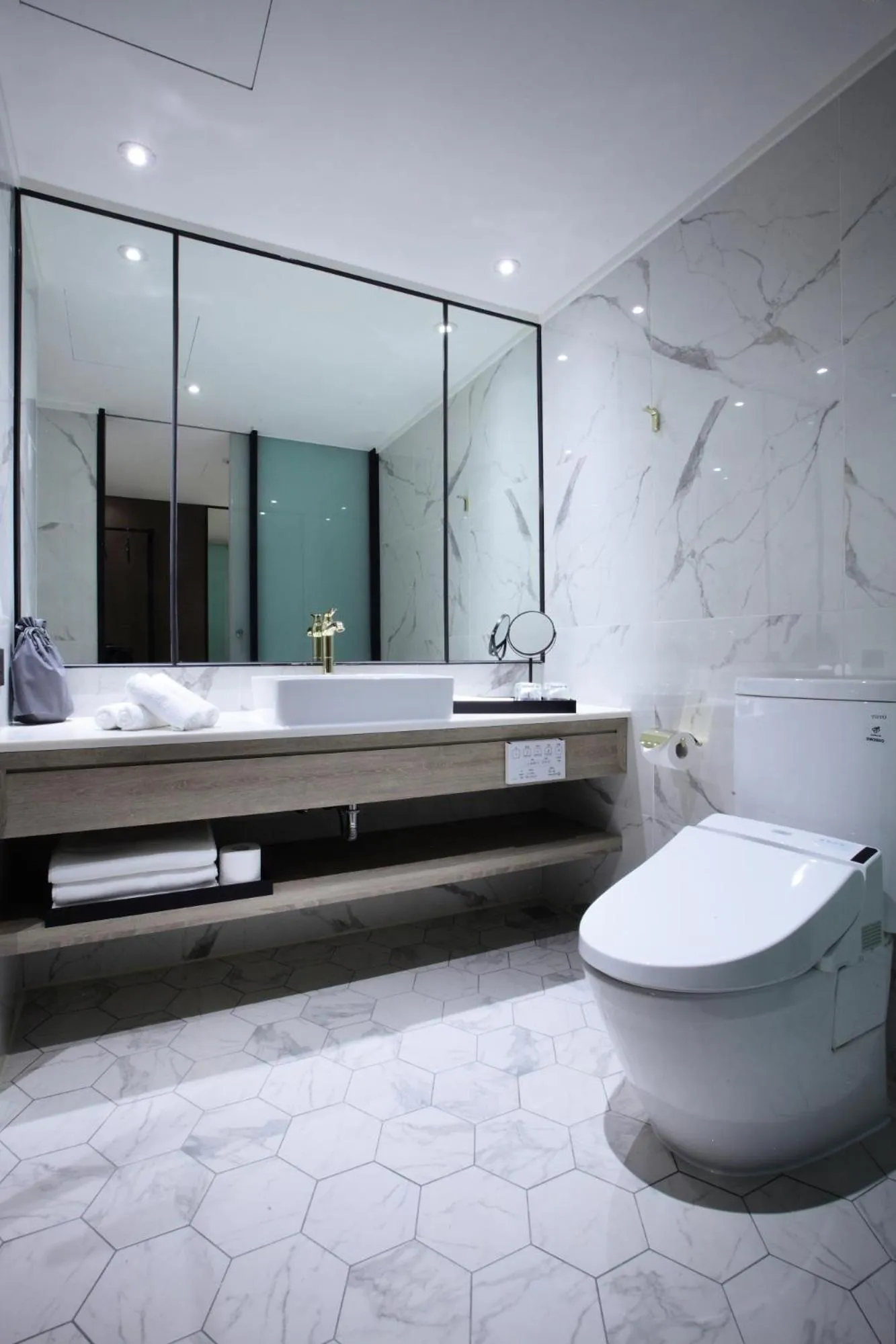 Bathroom in KEEBE Hotel