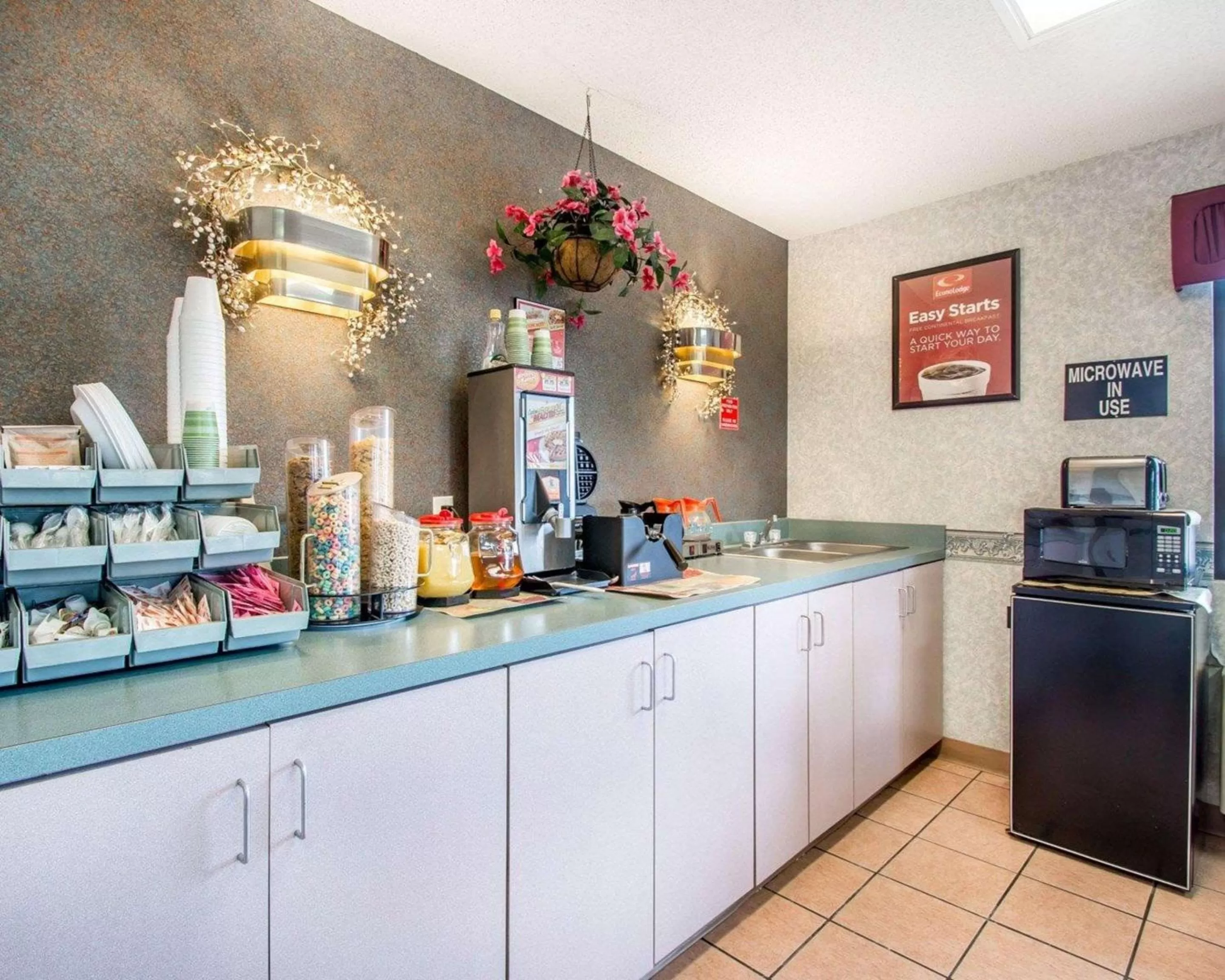 Restaurant/places to eat in Econo Lodge Dothan West