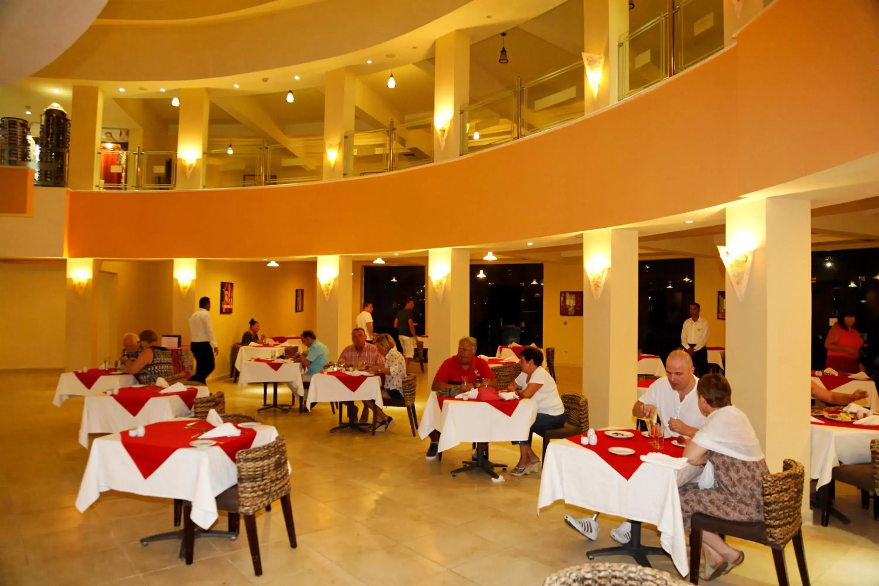 Restaurant/places to eat in Coral Sun Beach Restaurant/places to eat in Coral Sun Beach