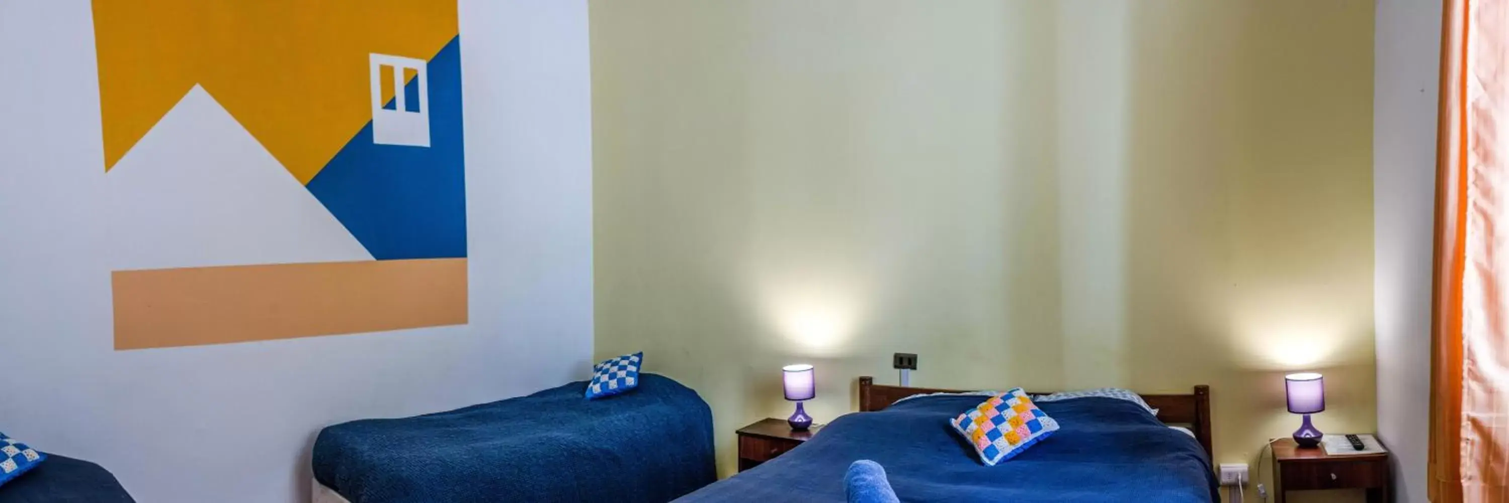 Family Room with Shared Bathroom in La Galería B&B Family Room with Shared Bathroom in La Galería B&B