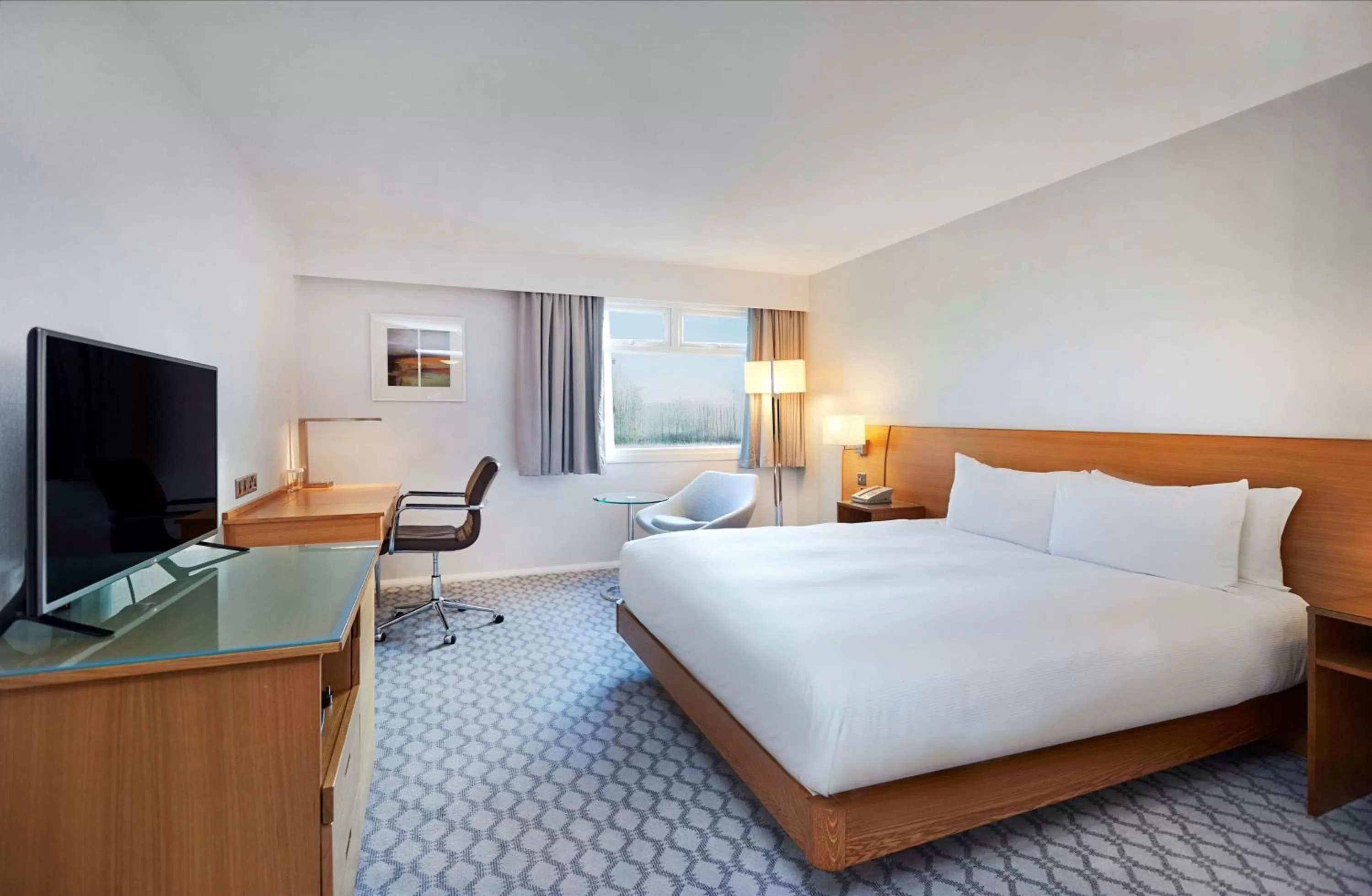 Bedroom, Bed in Hilton London Watford