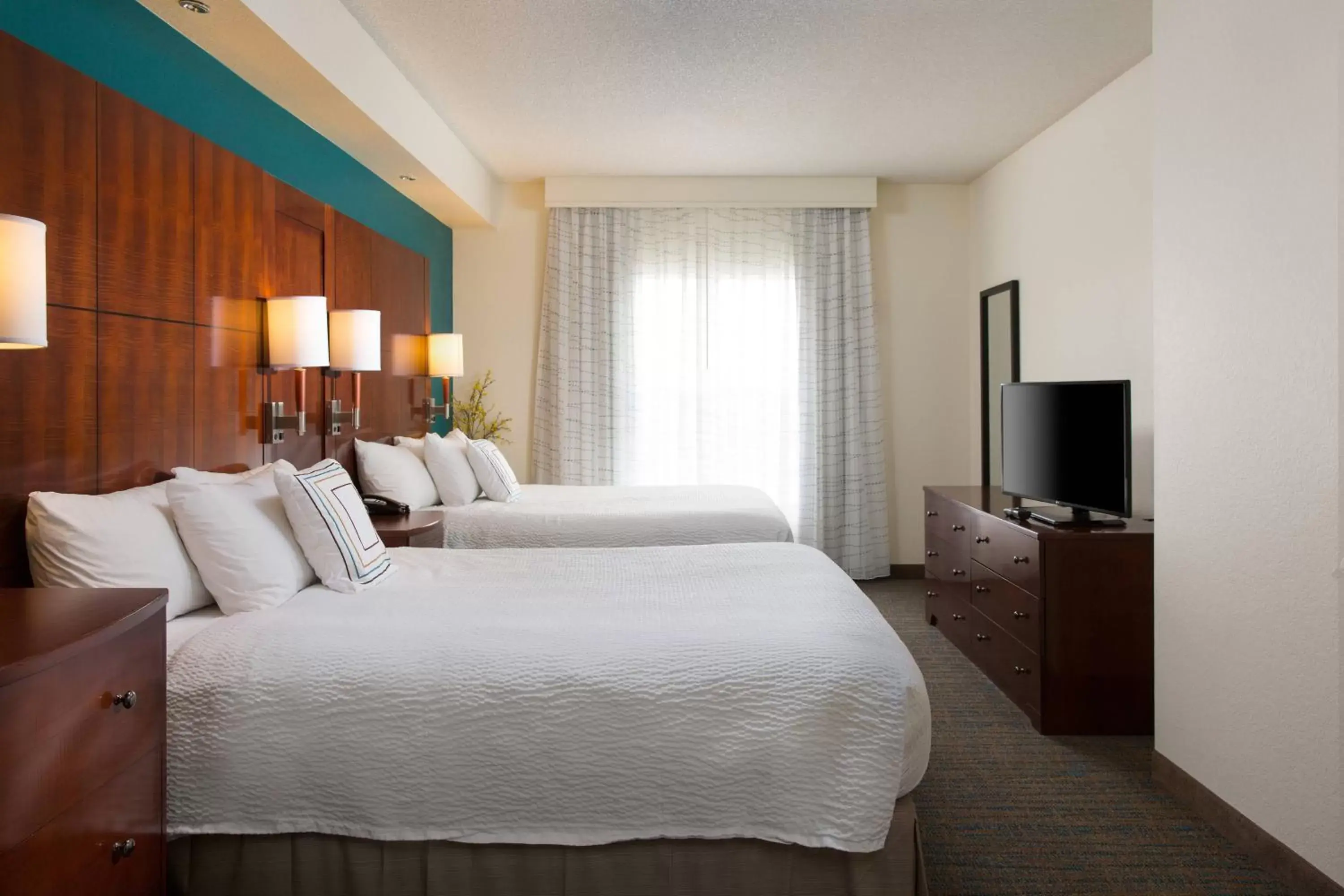 Bedroom, Bed in Residence Inn Kansas City Airport