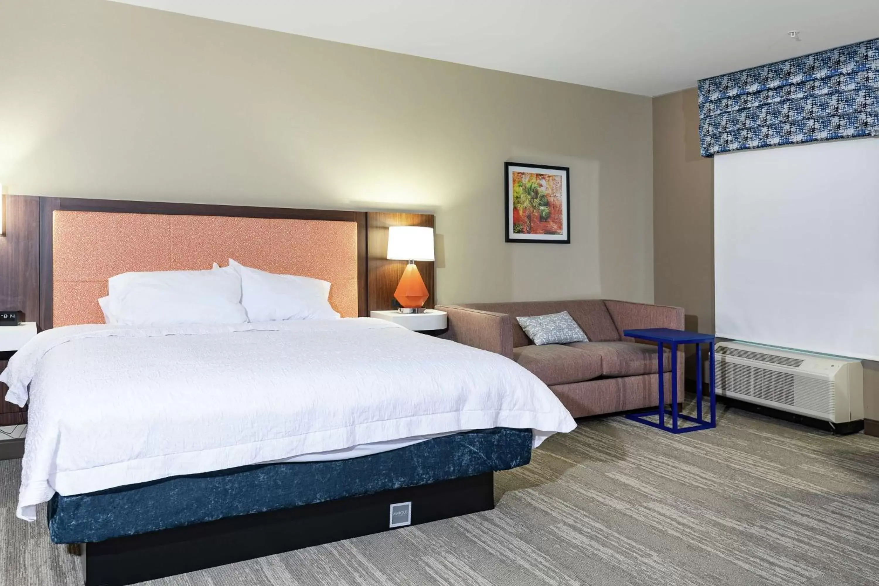 Living room, Bed in Hampton Inn & Suites By Hilton-Columbia Killian Road