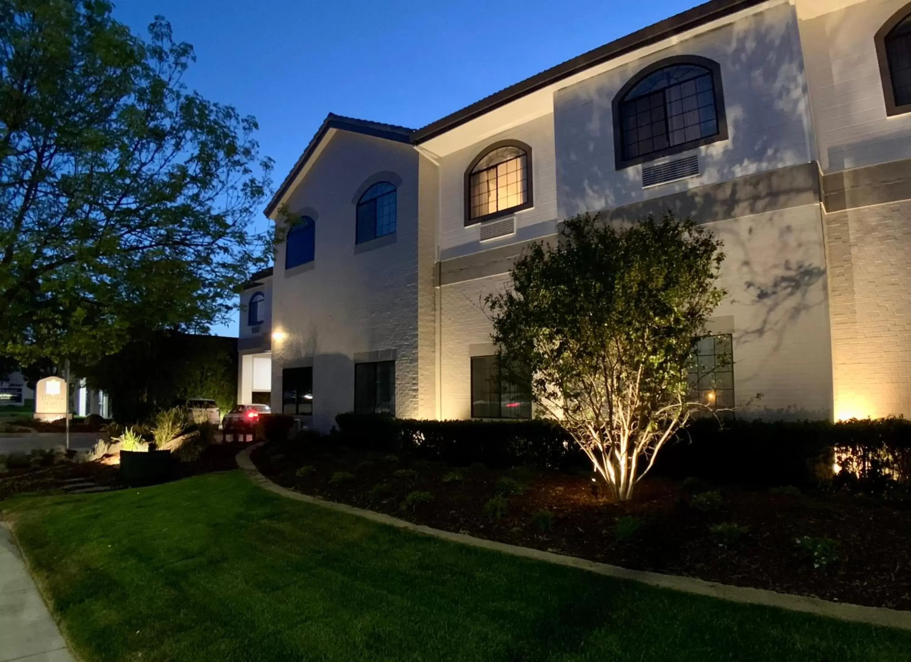 Property building in The Bristol Hotel Campbell San Jose Property building in The Bristol Hotel Campbell San Jose