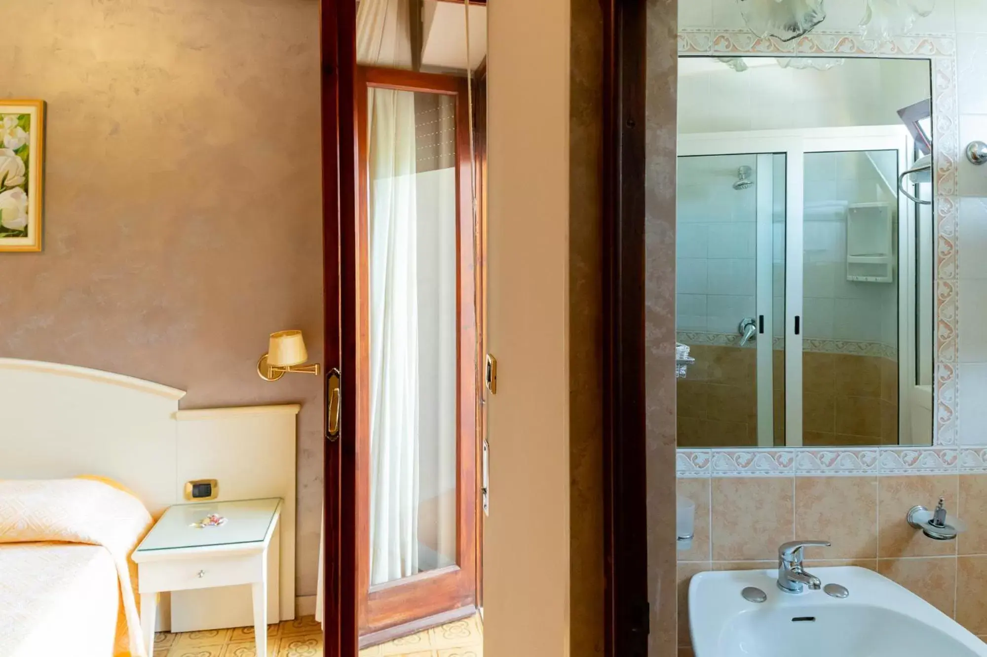 Bathroom in Hotel Riviera