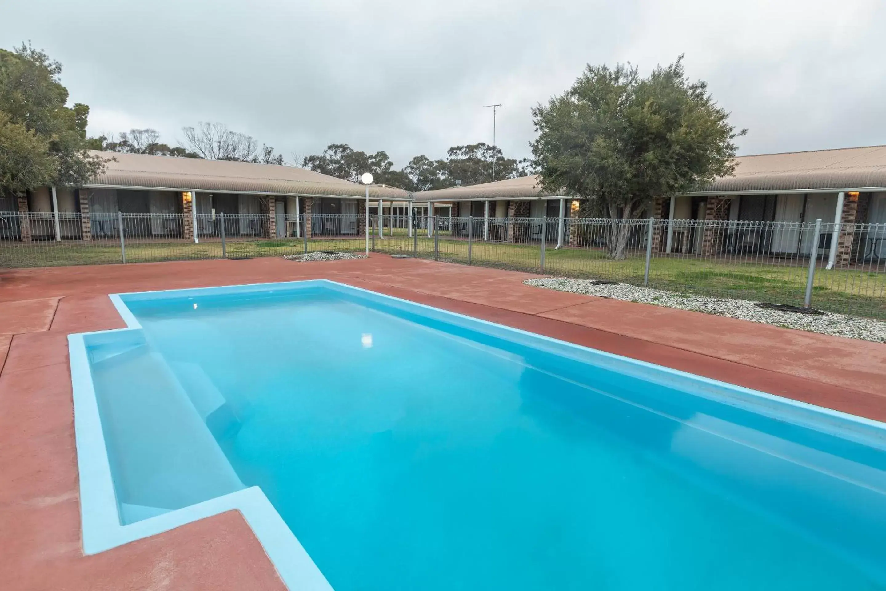 Swimming Pool in Club Inn Motel