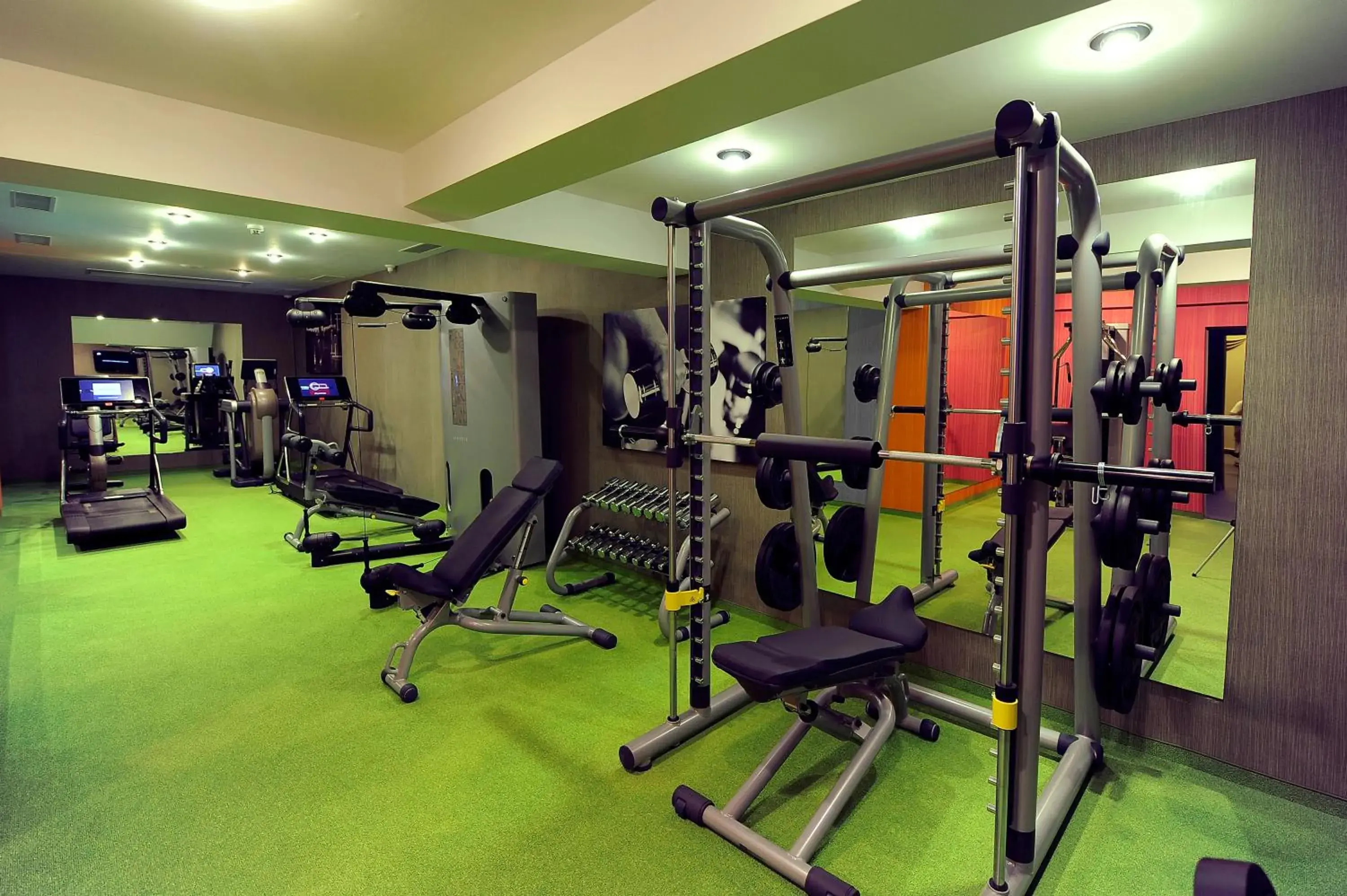 Fitness centre/facilities, Fitness Center/Facilities in Plaza V Executive Hotel