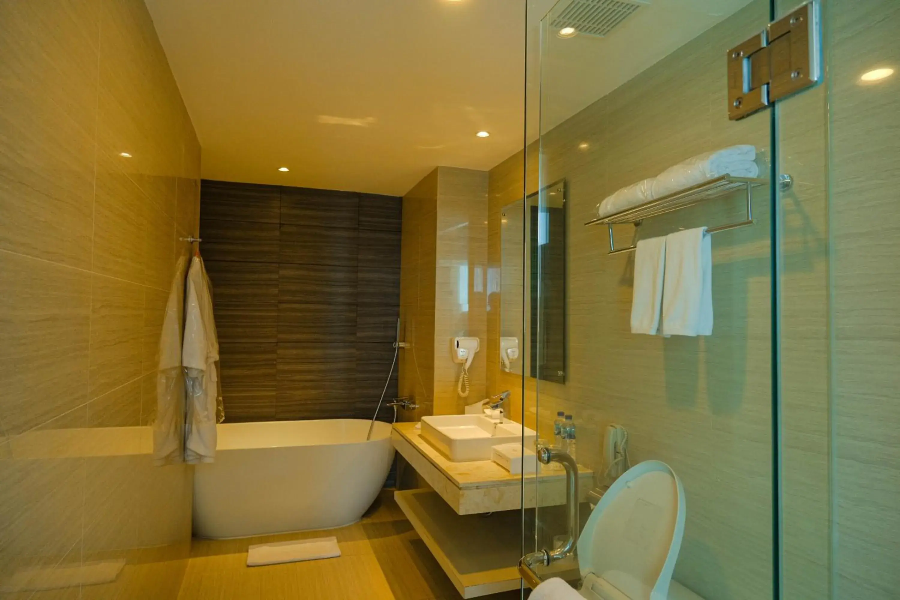 Bathroom in Platinum Adisucipto Yogyakarta Hotel & Conference Center