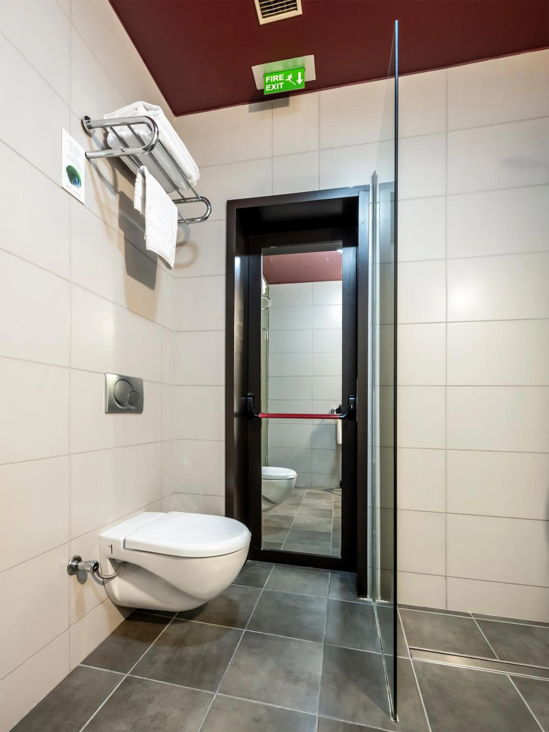 Toilet in Ansen Hotel and Suites