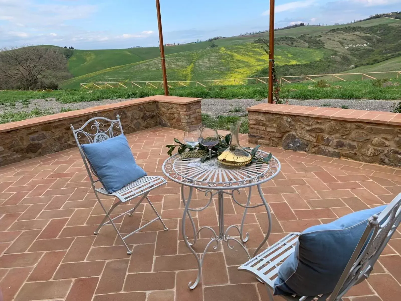 Balcony/Terrace in Cordella In Valdorcia Truffle and Olive Oil Resort