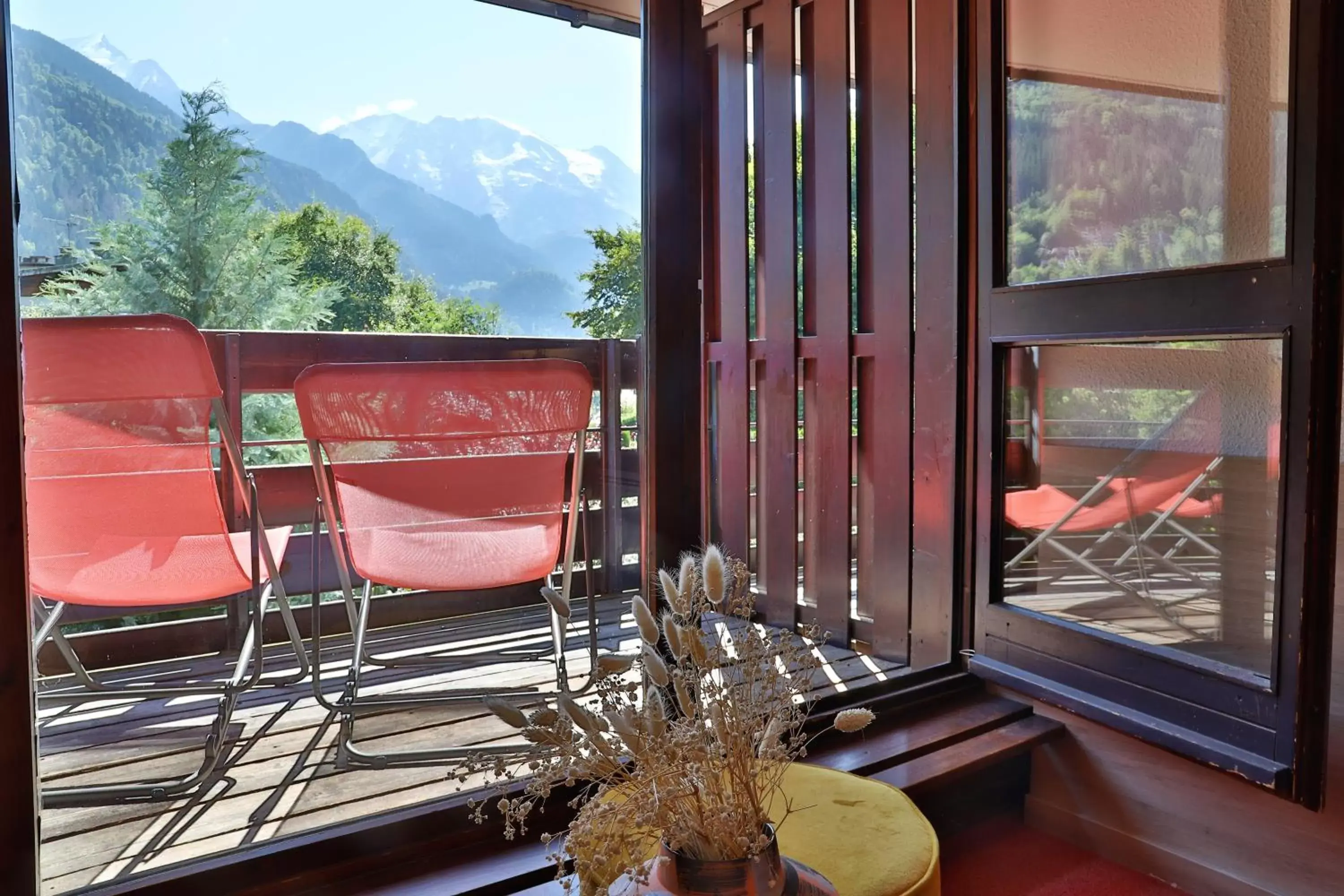 Balcony/Terrace in SOWELL HOTELS Mont Blanc et SPA