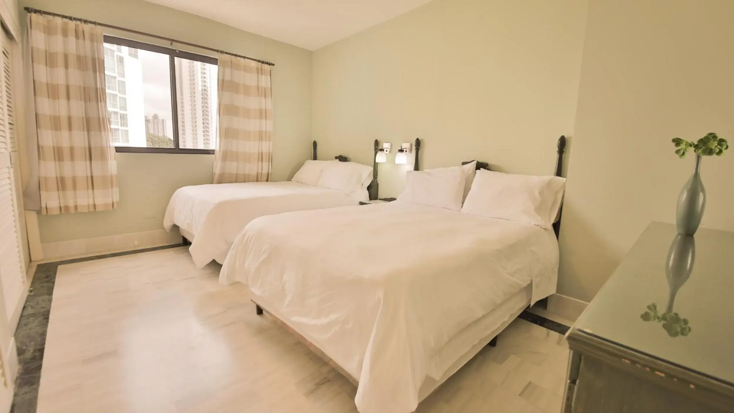 Bed in Torres de Alba Hotel & Suites